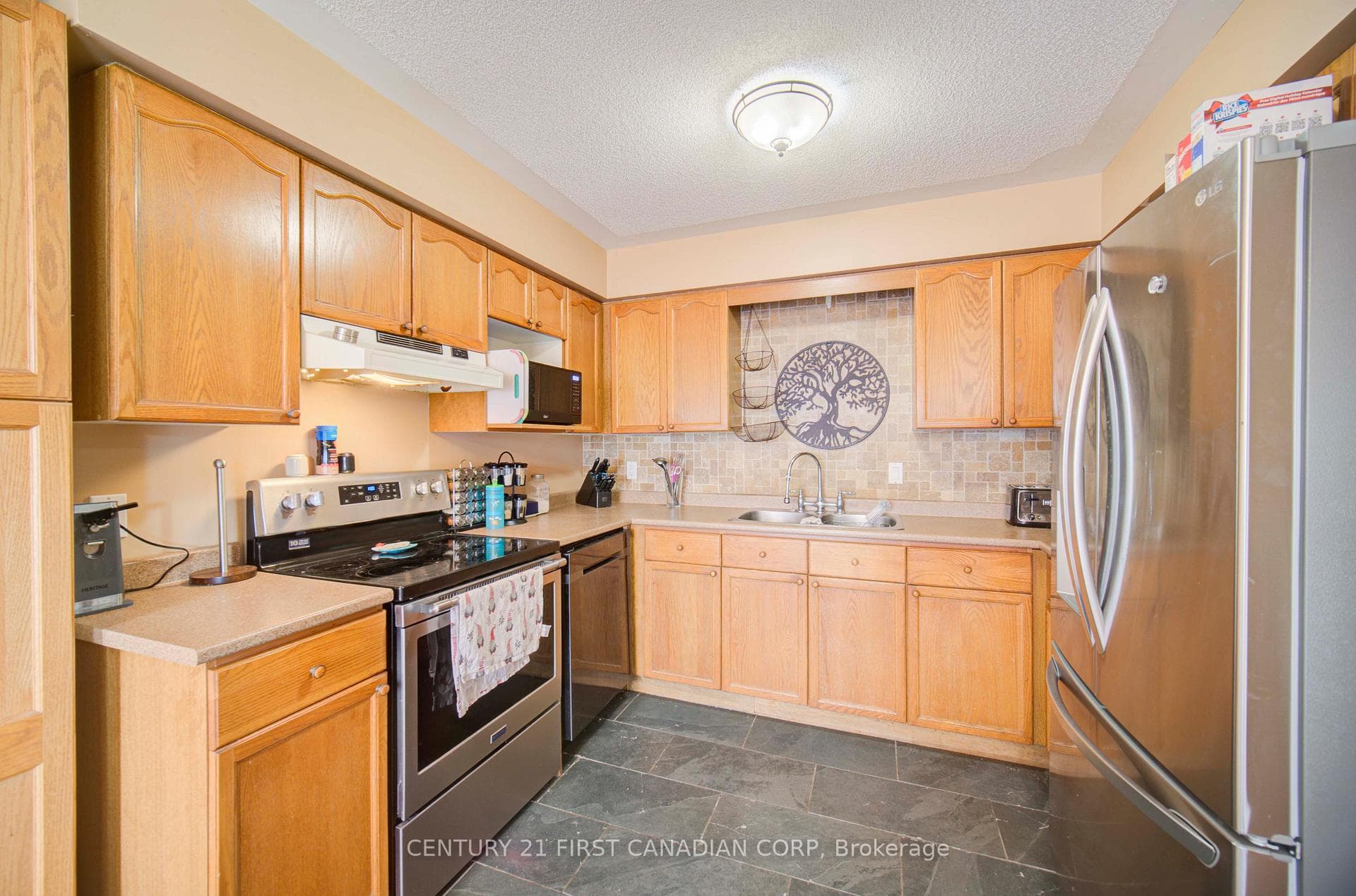 6 Dixon Lane photo 14