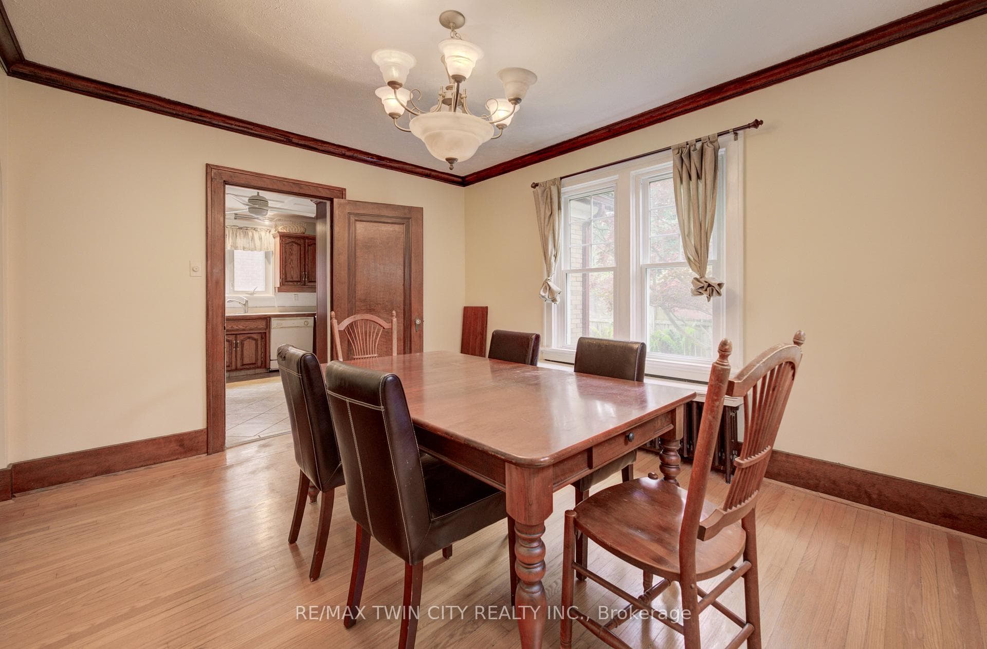 227 Lydia Street photo 9