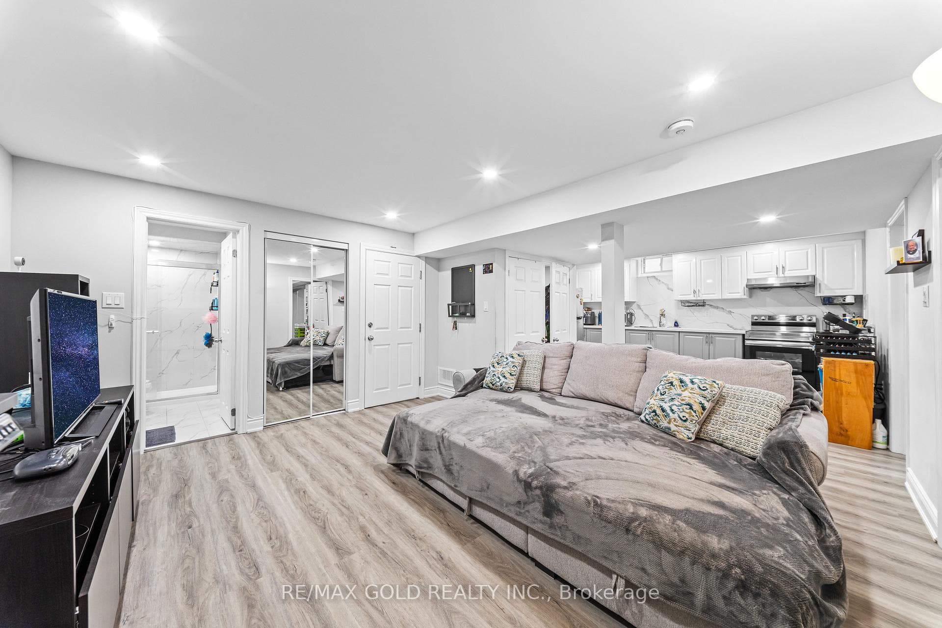 14 Dovehaven Crescent photo 43