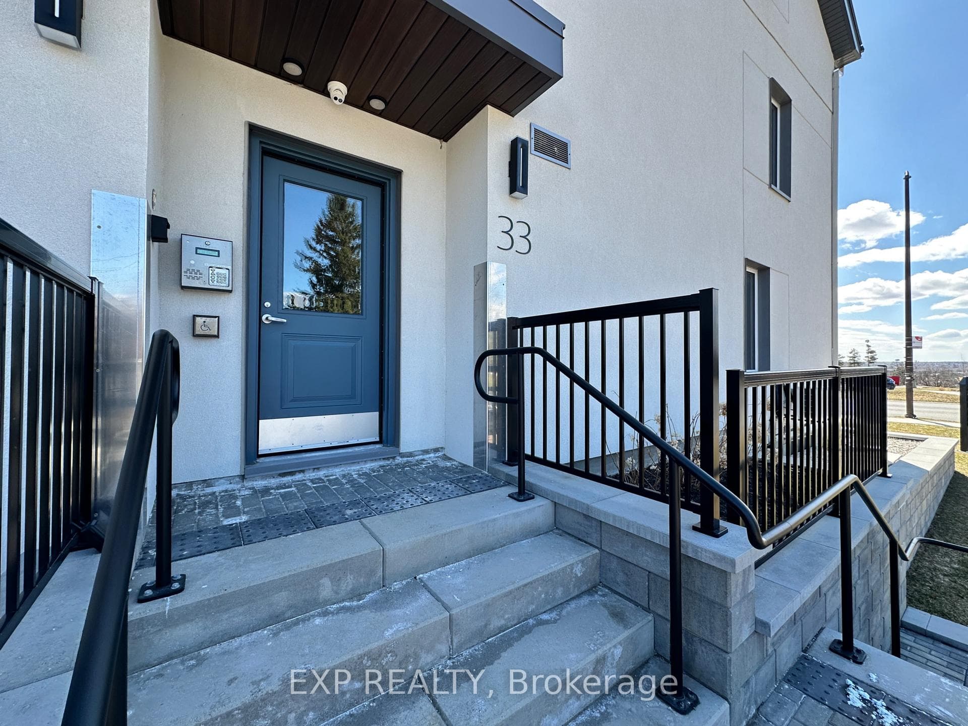 33 MAPLE GROVE Road Unit 306 photo 2