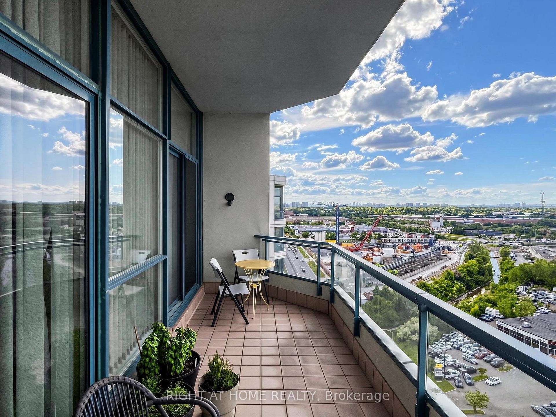 4725 Sheppard Avenue Unit Ph6 photo 36