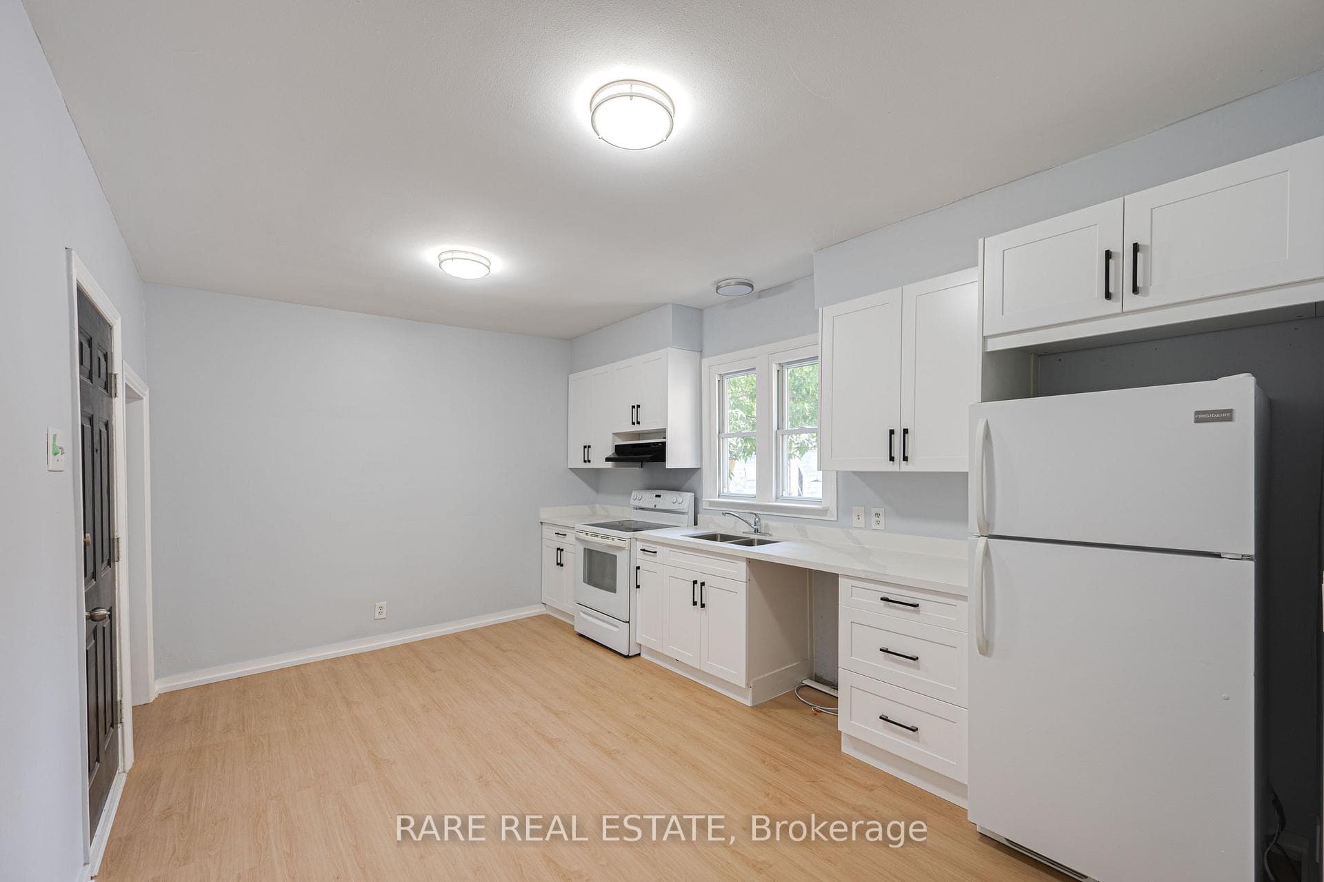 210 Albert Street Unit 1 photo 23