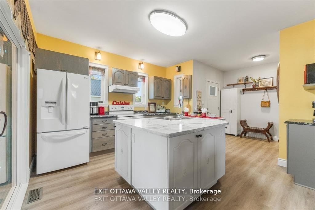 44 LACROIX BAY Road photo 16