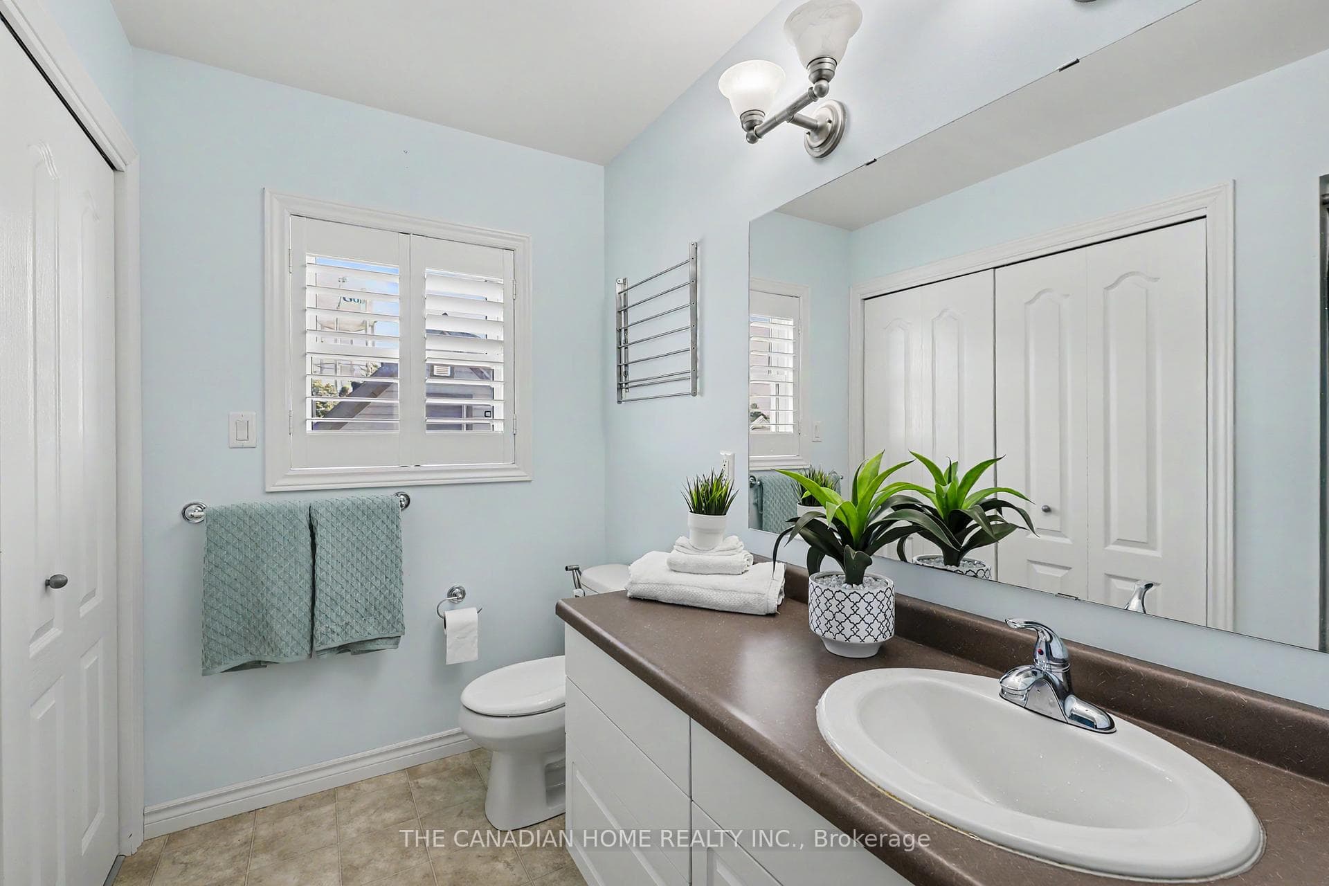 219 PICTON Street photo 18