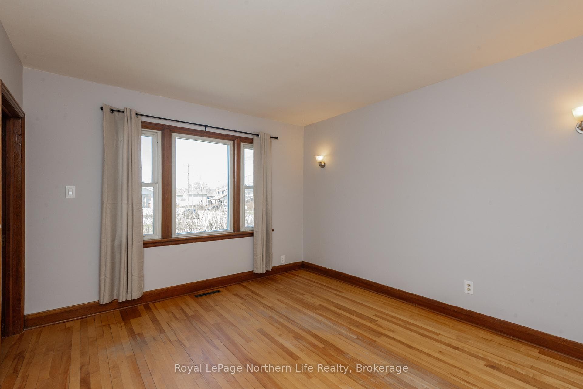 1093 Regina Street photo 19