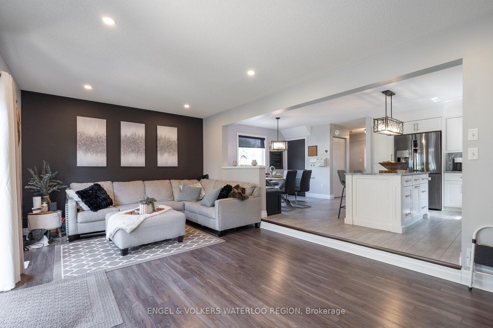 190 Daimler Drive photo 13