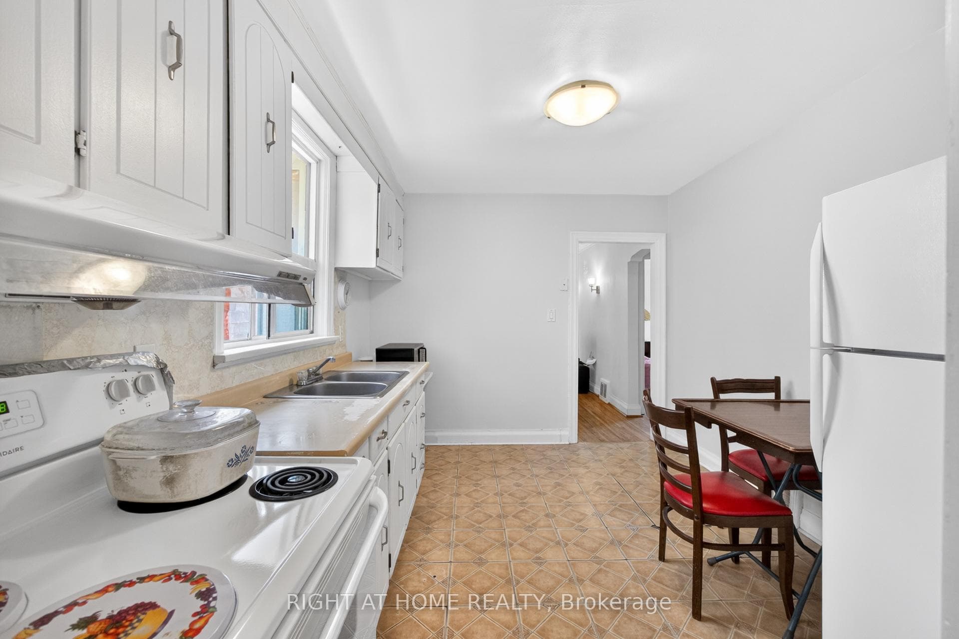 1109 Greenwood Avenue photo 20