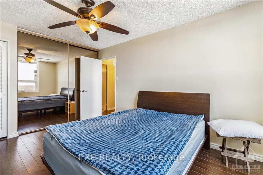 665 BATHGATE Drive Unit 1506 photo 14