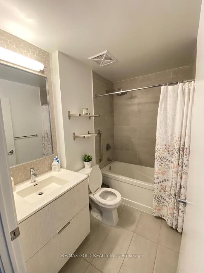 2520 Eglinton Avenue Unit 1404 photo 7