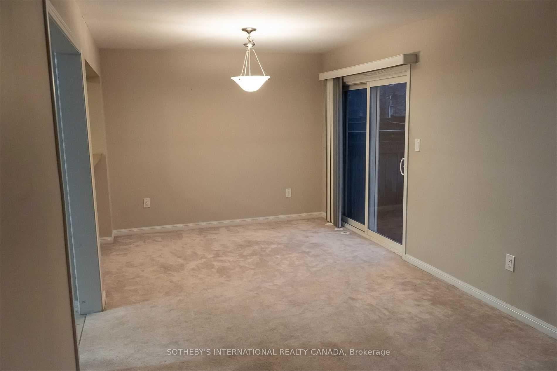 921 Raftis Crescent photo 8