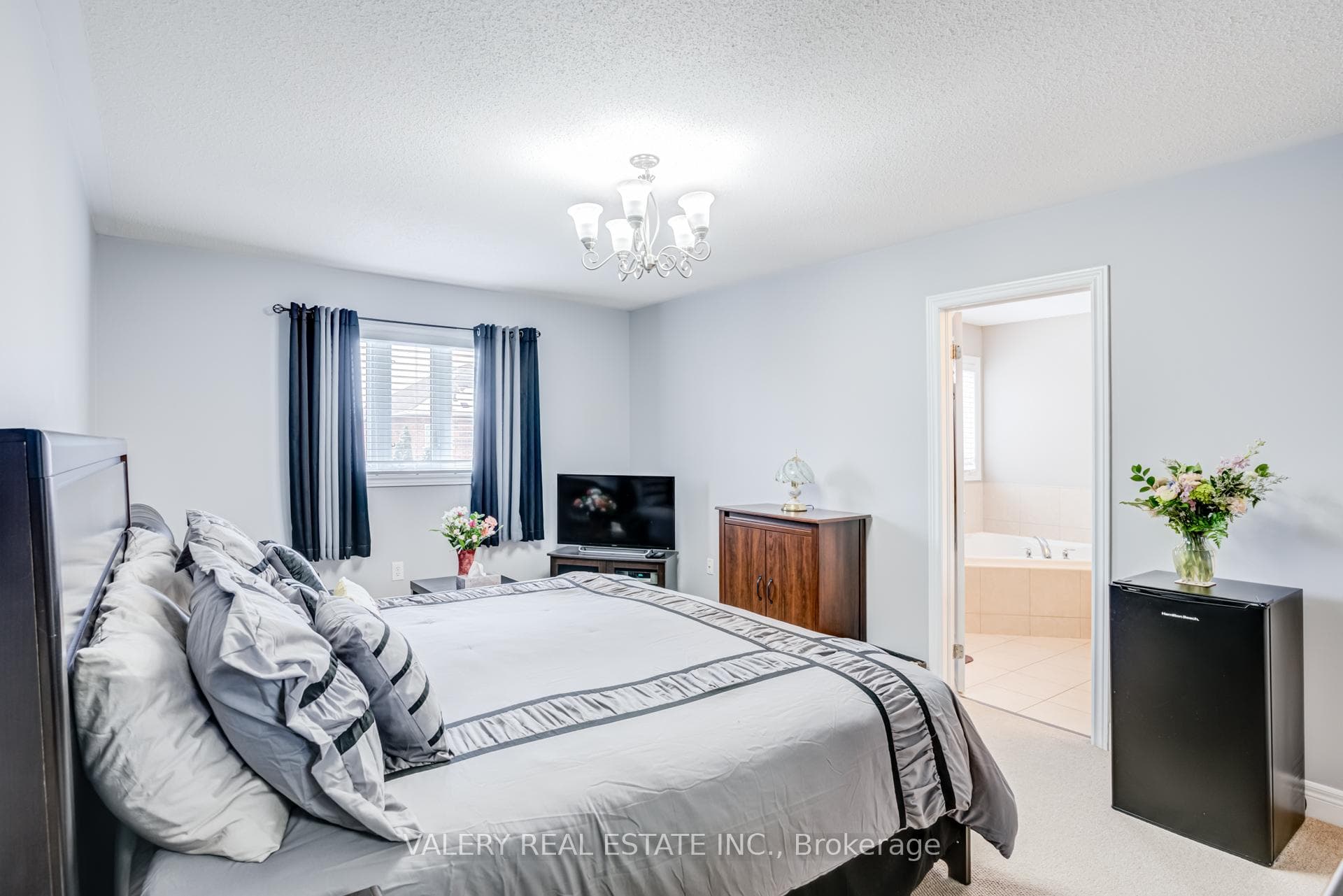 63 Bathgate Crescent photo 15
