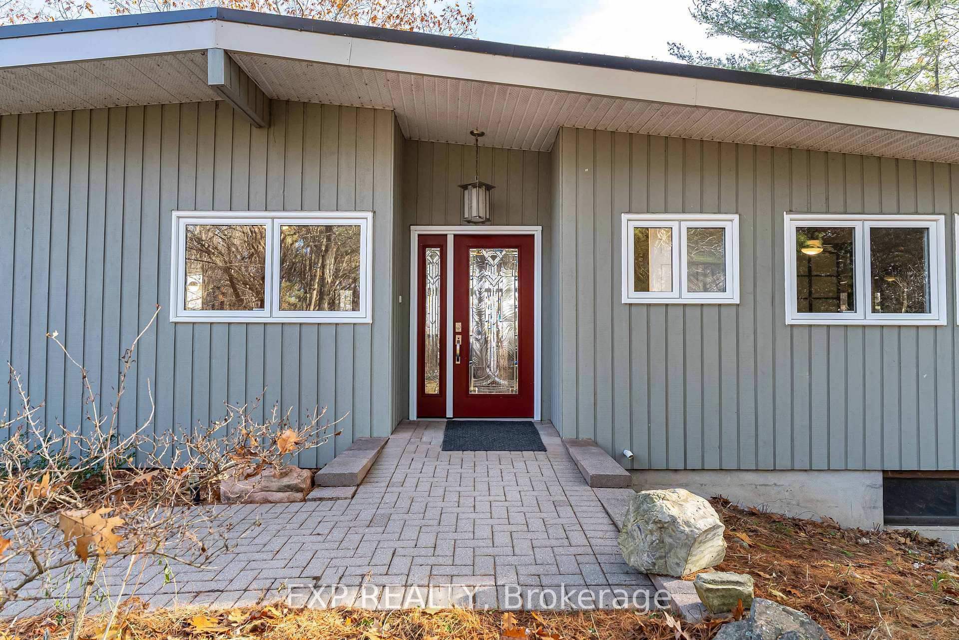 Main entrance, no steps, smooth transition in