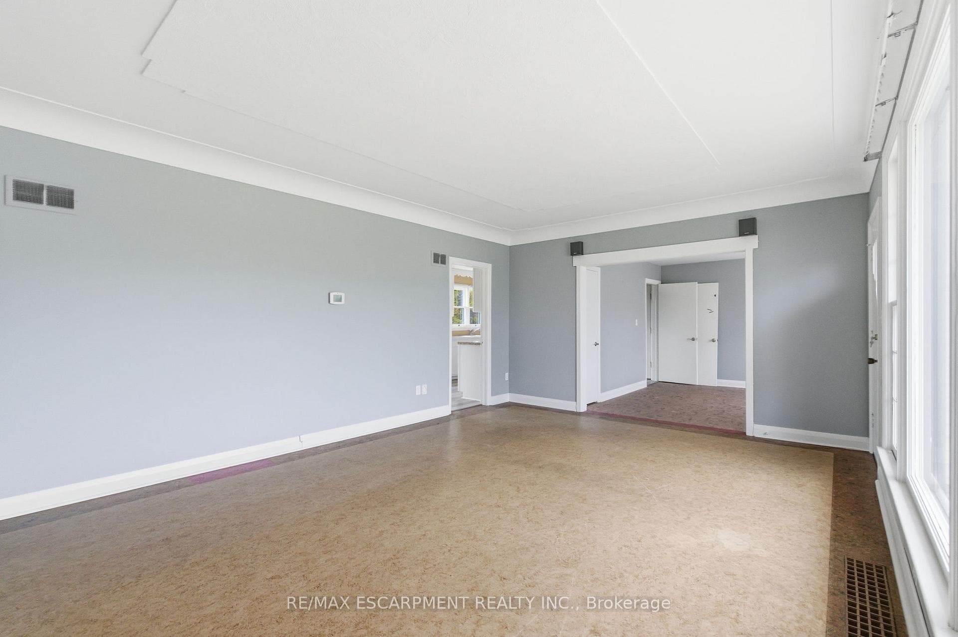 68 Atkinson Boulevard photo 8