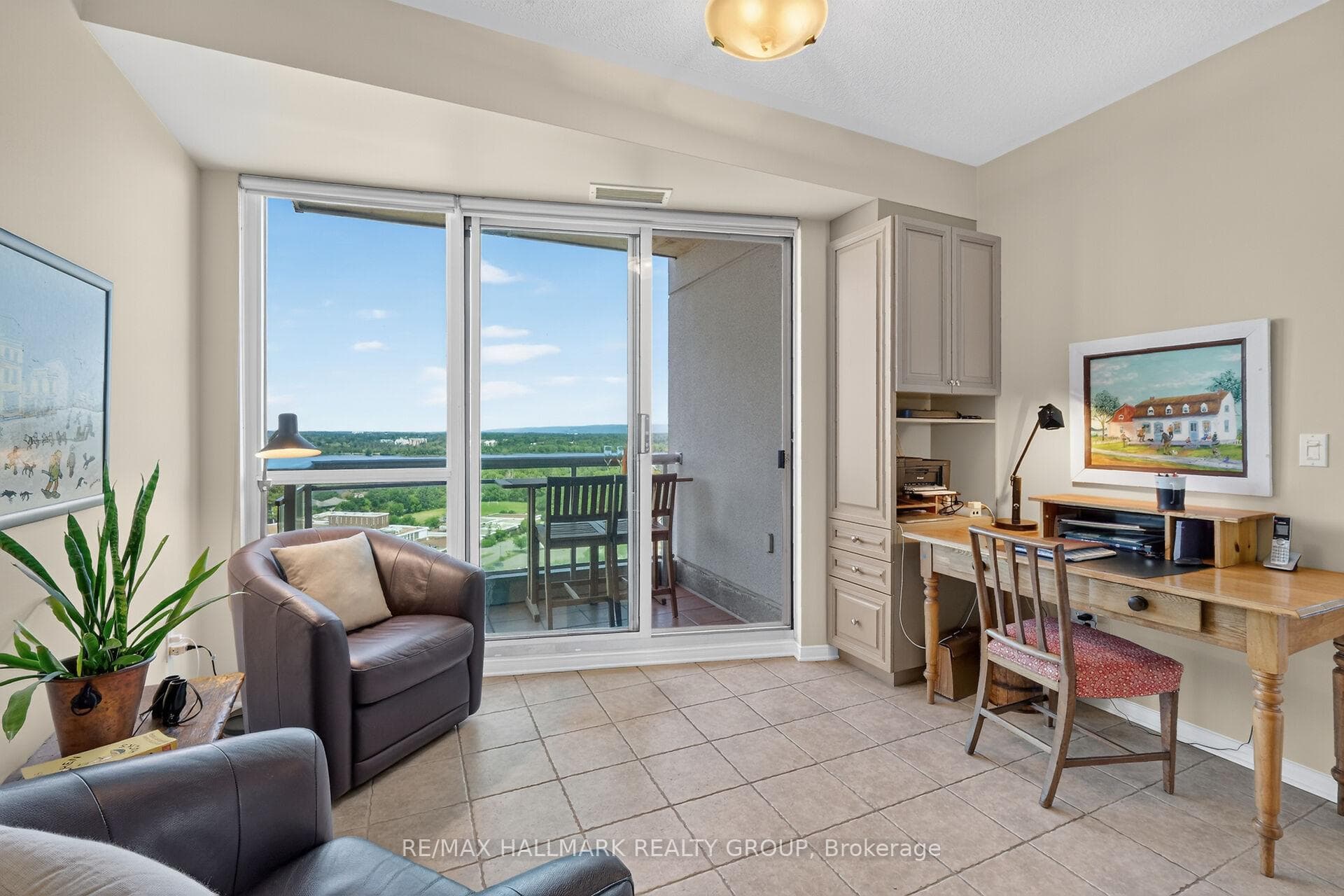 38 Metropole Private Unit 1704 photo 23