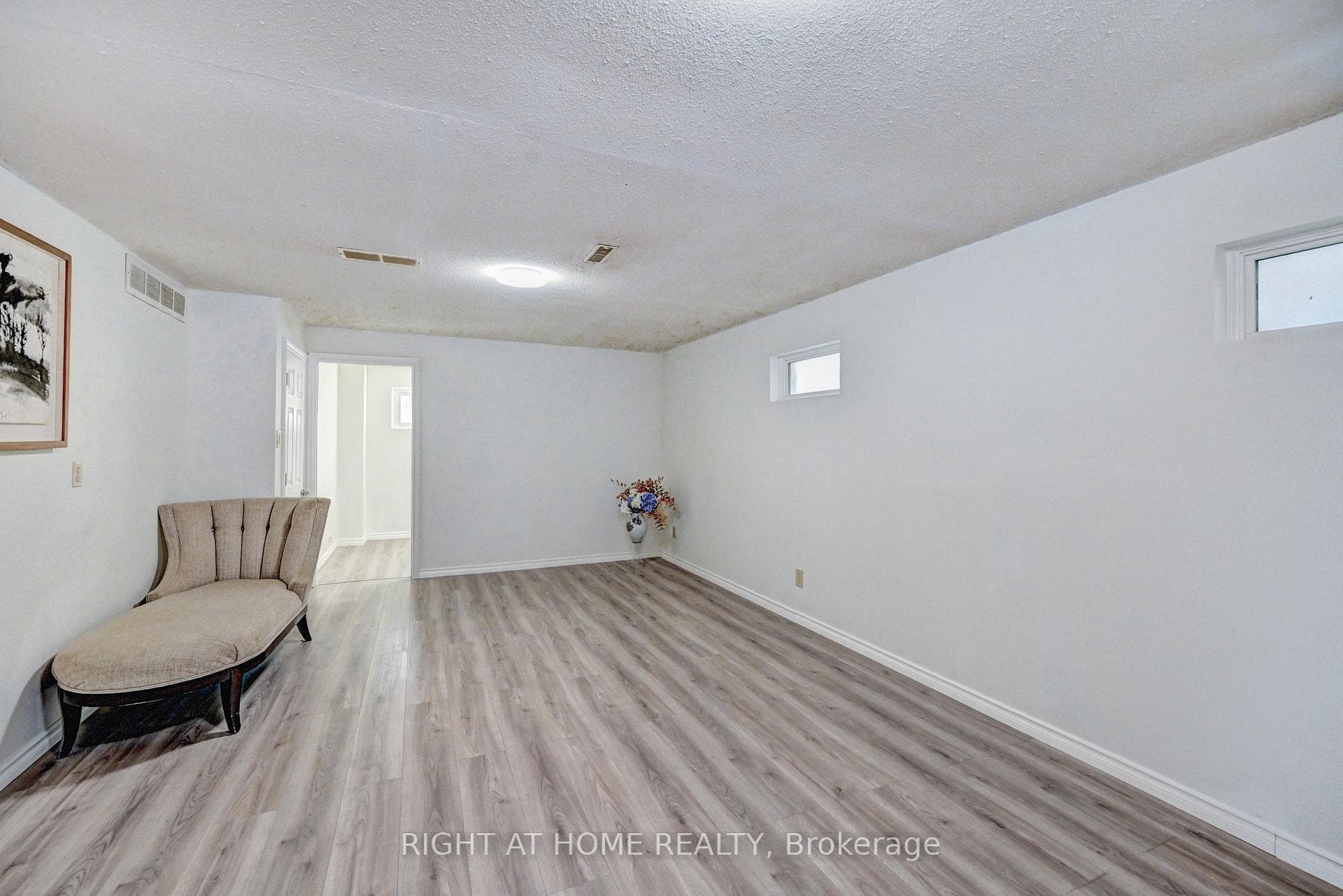 92 Pinemeadow Crescent photo 44