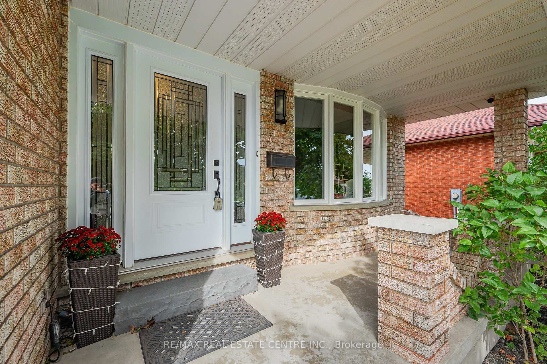 650 Champlain Boulevard photo 4