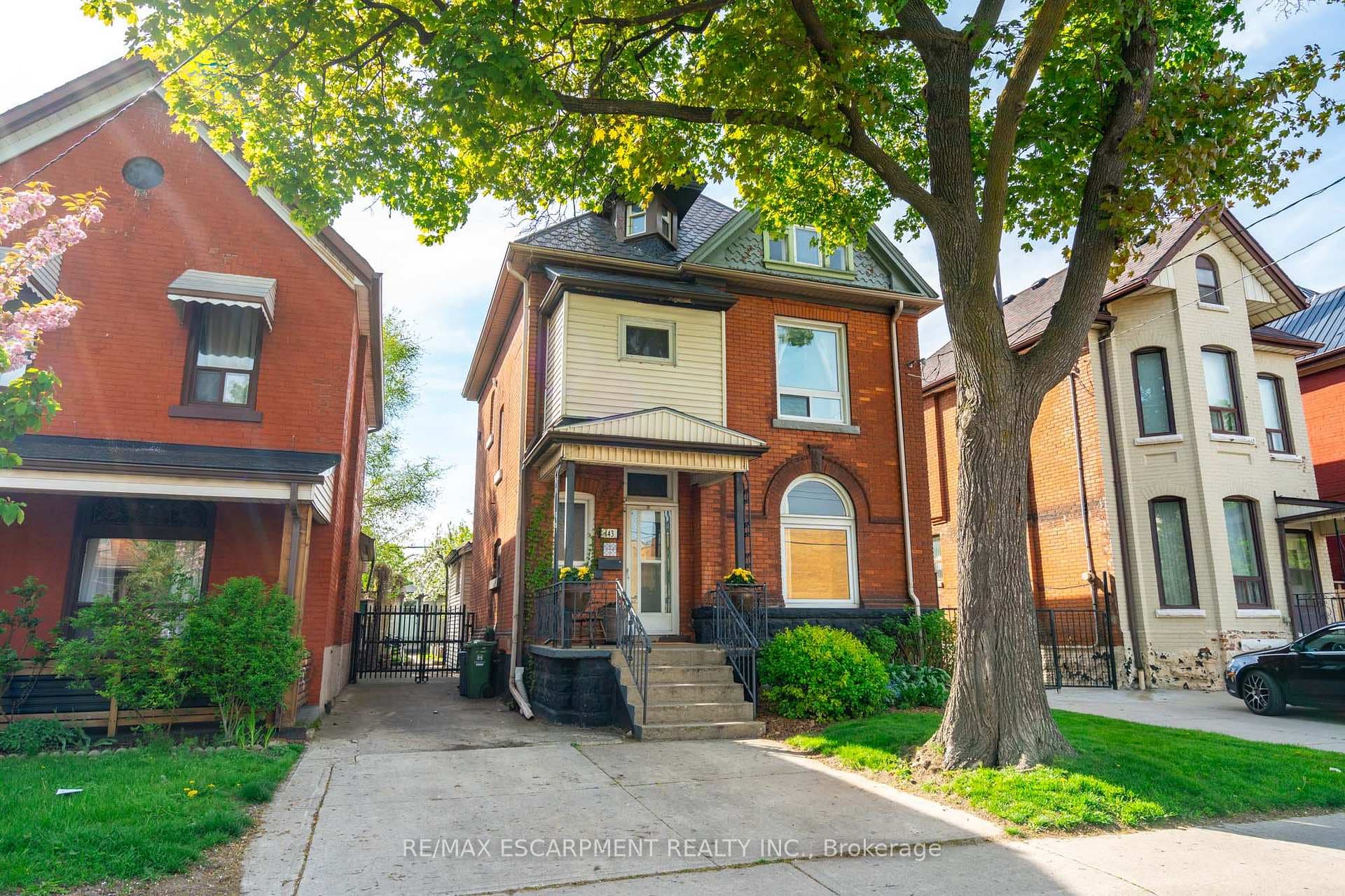 143 Wentworth Street photo 2