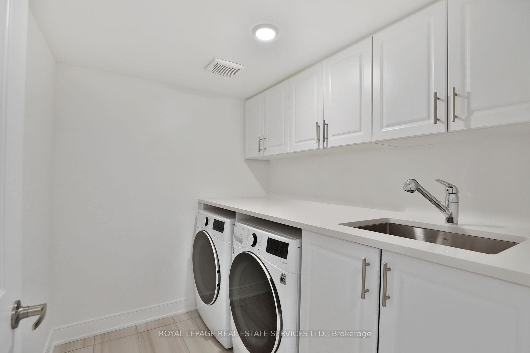 2491 Badger Crescent photo 31