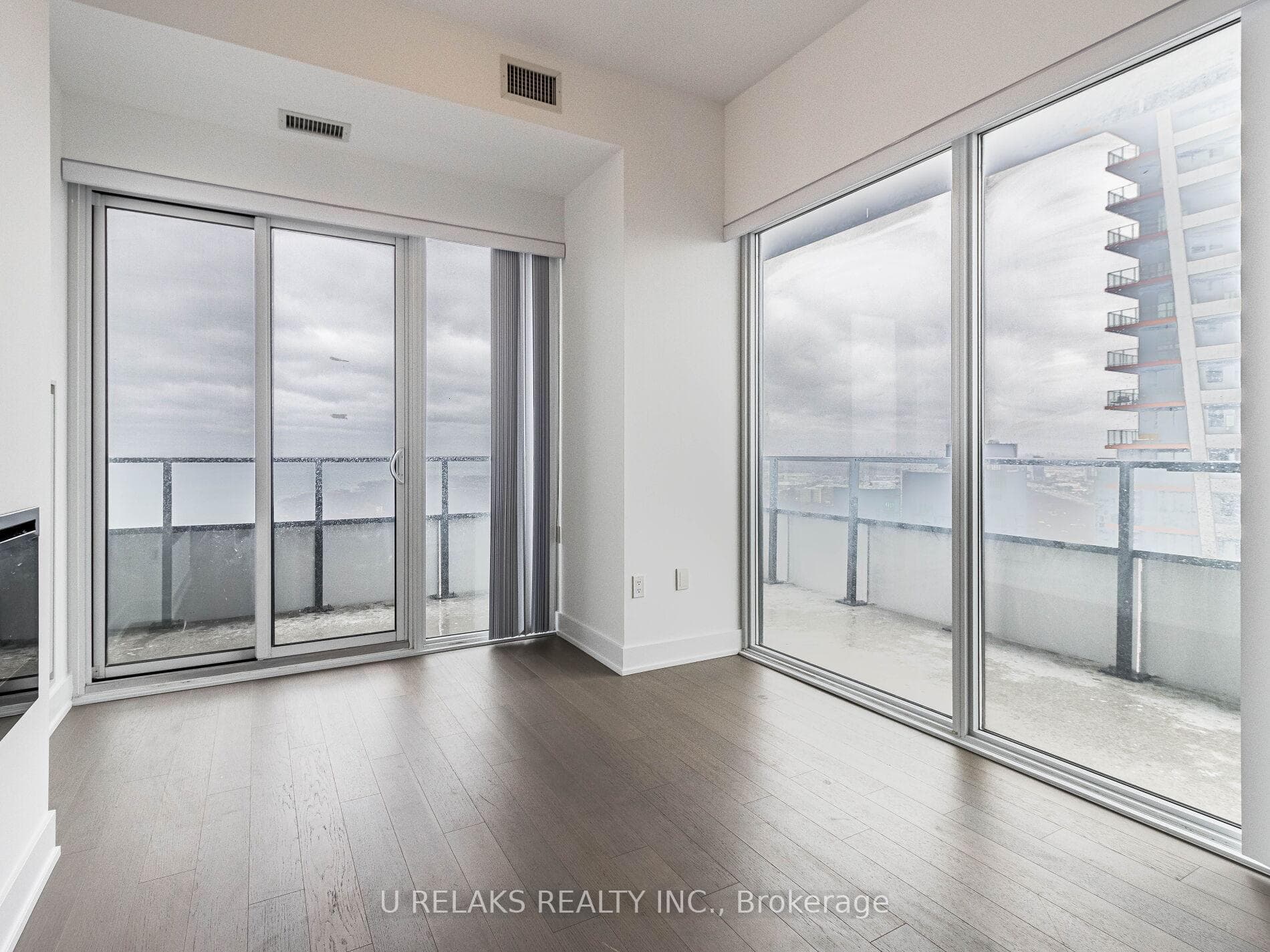 20 Shore Breeze Drive Unit 4701 photo 10