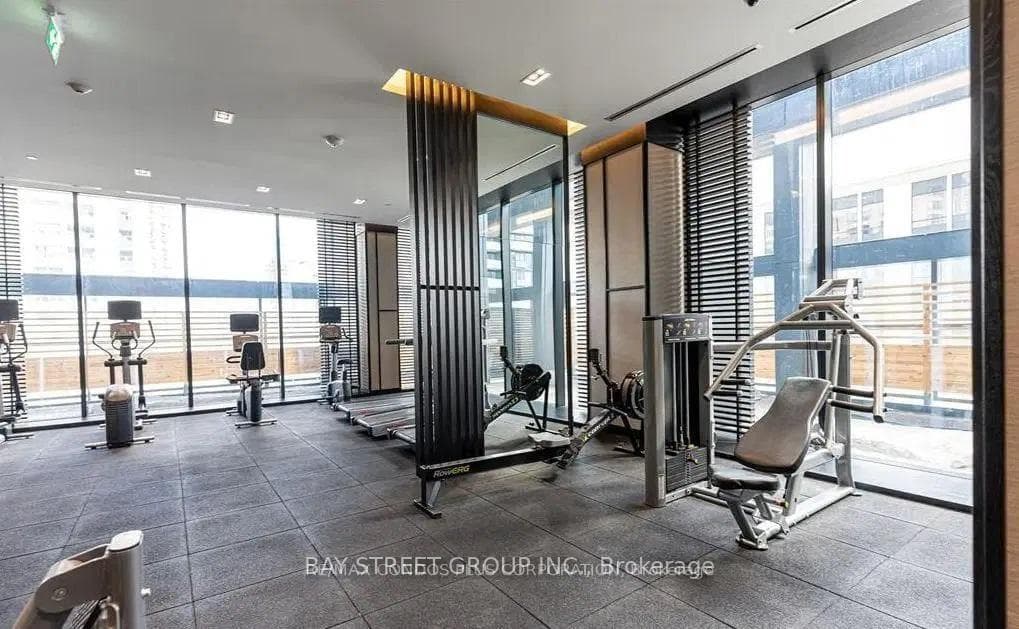 501 Yonge Street Unit 913 photo 18
