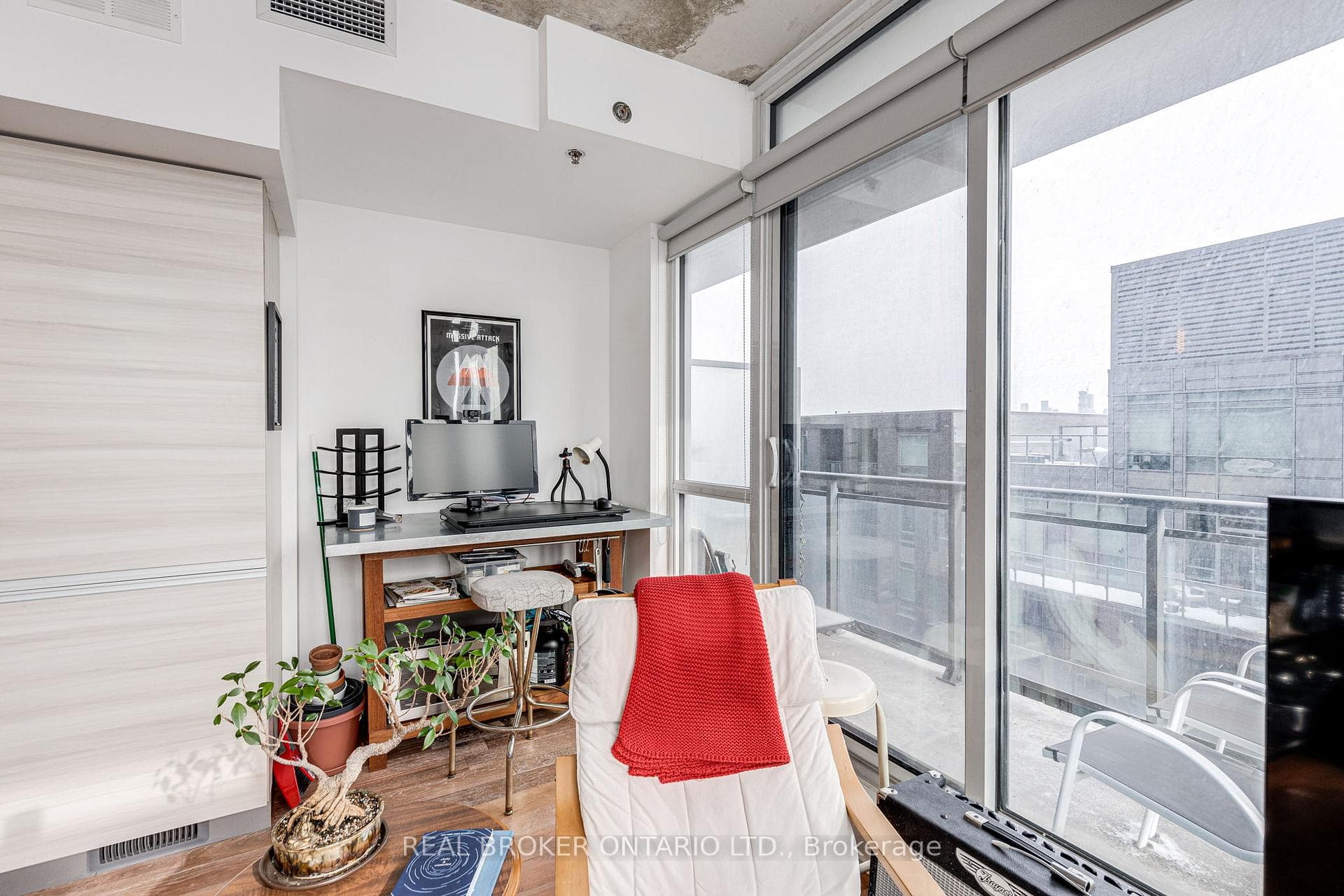 Optional Second Office Space