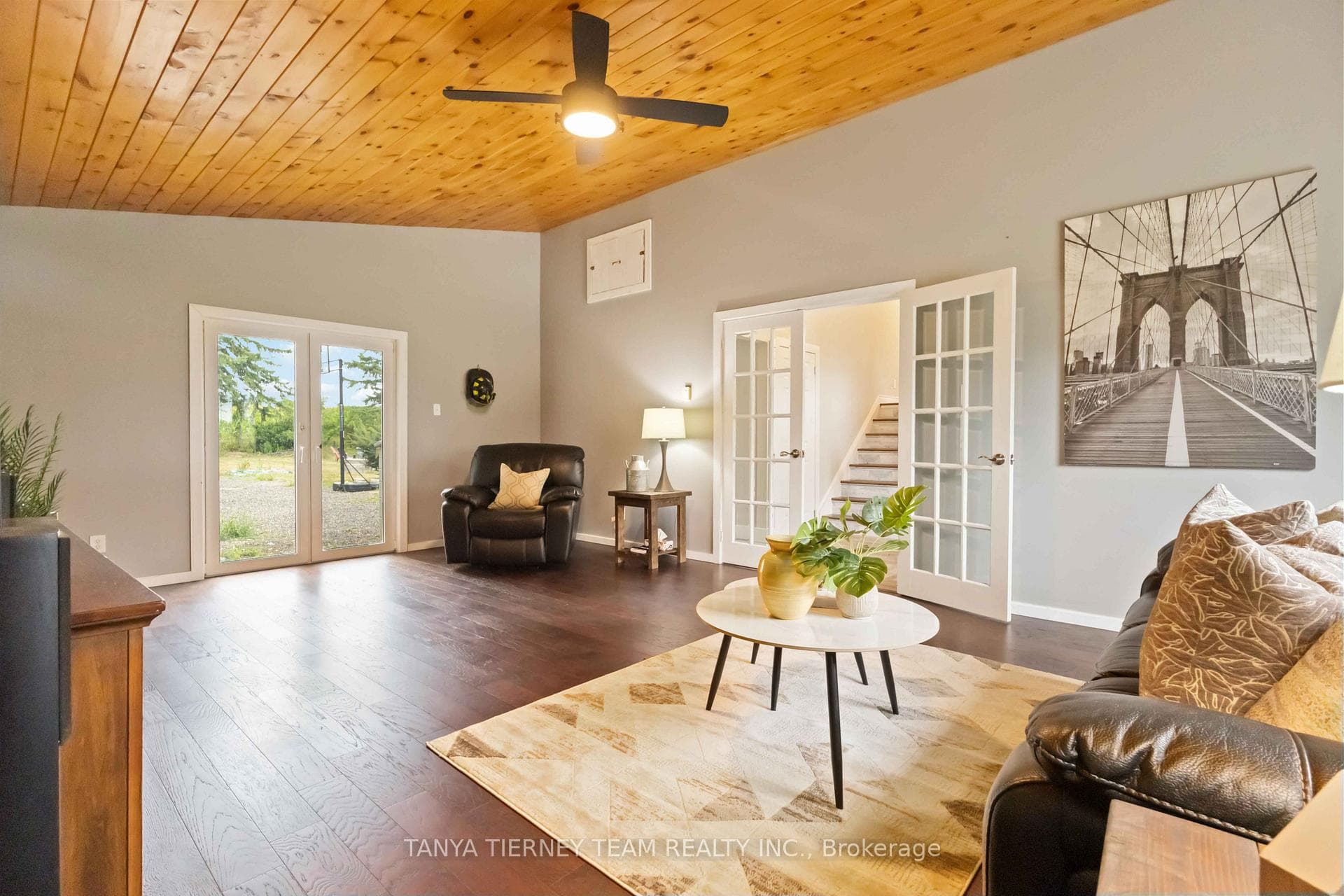 6381 Leskard Road photo 10