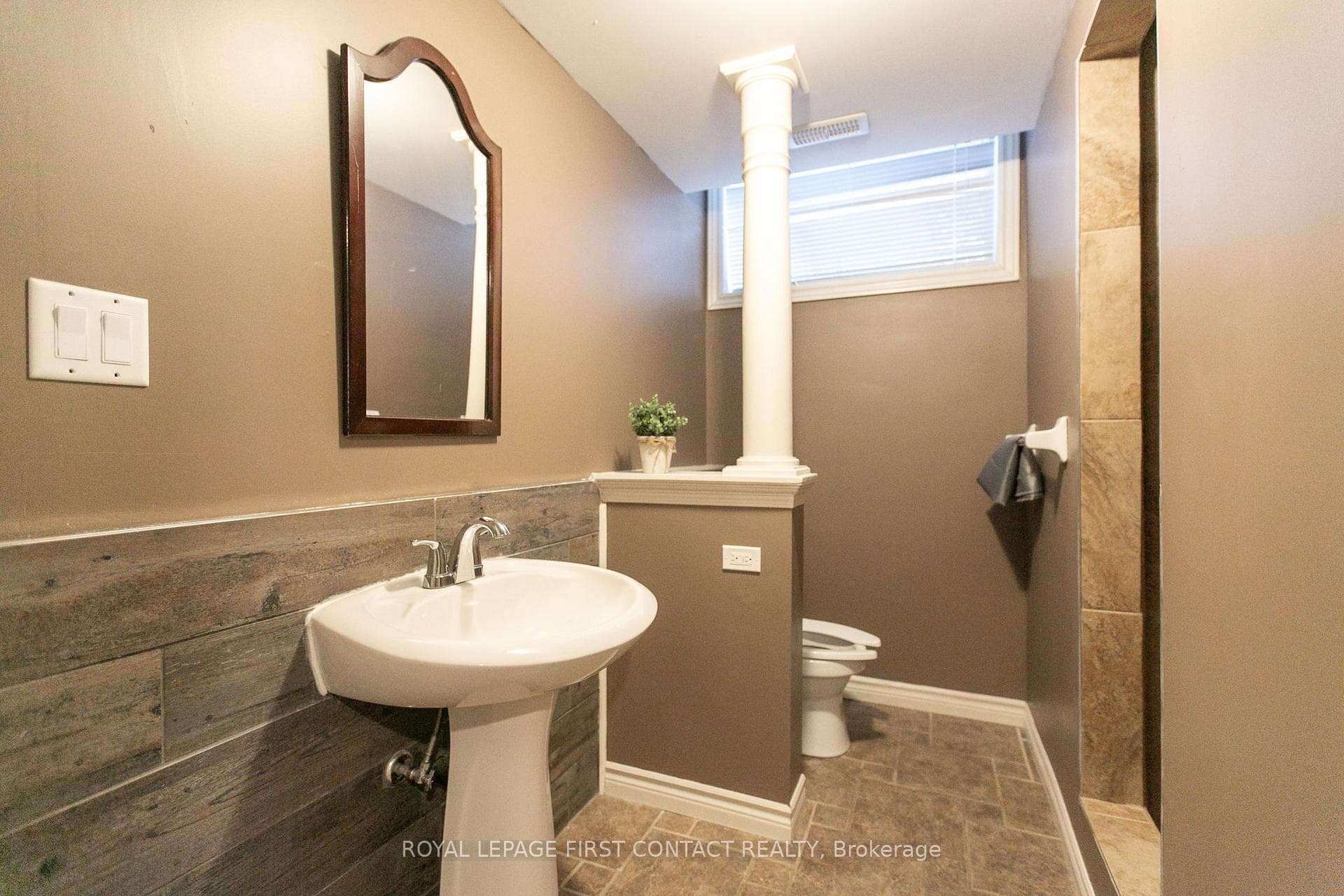 14 Pinecliff Crescent photo 23