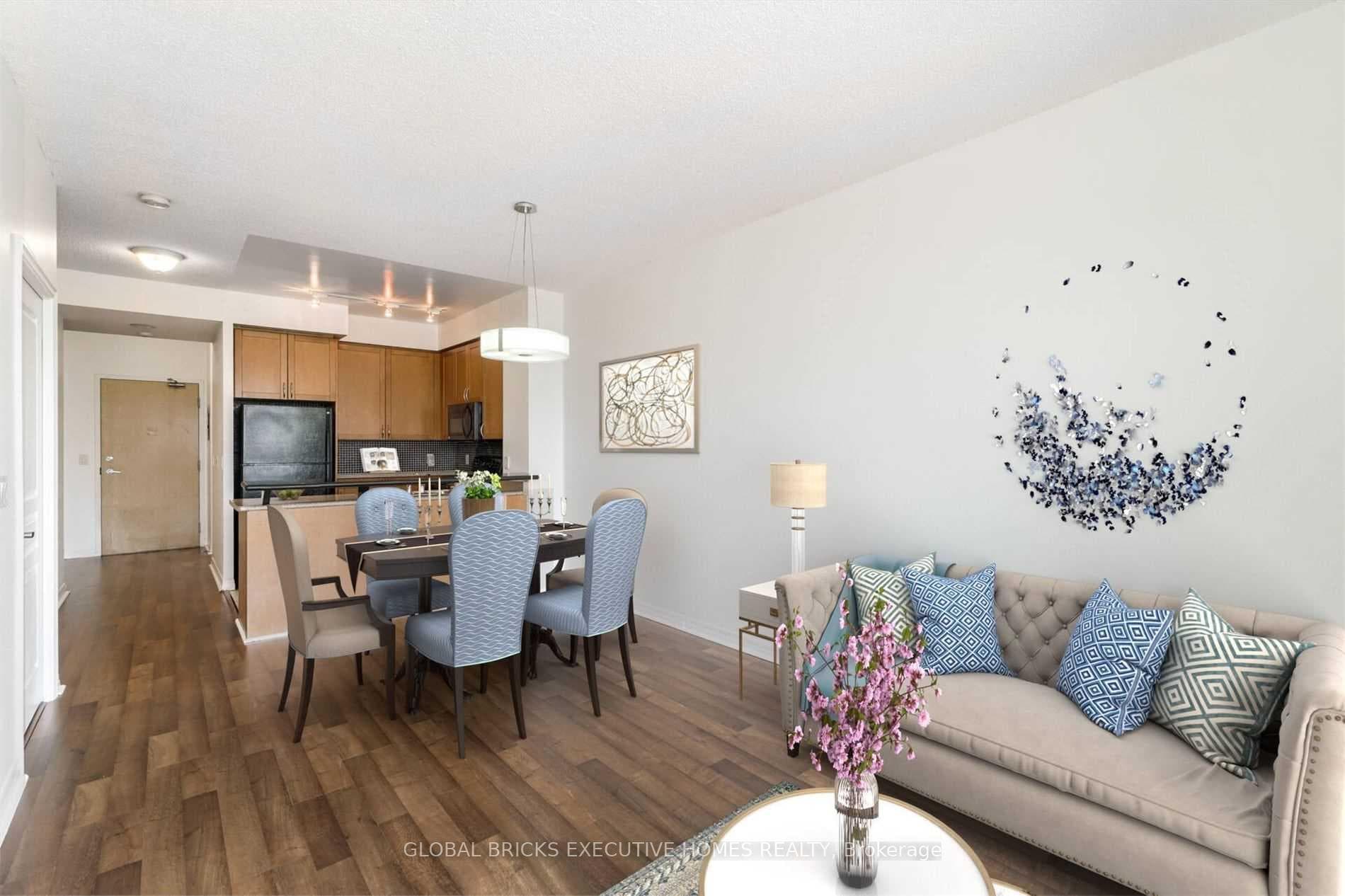 220 Burnhamthorpe Road Unit 2108 photo 9