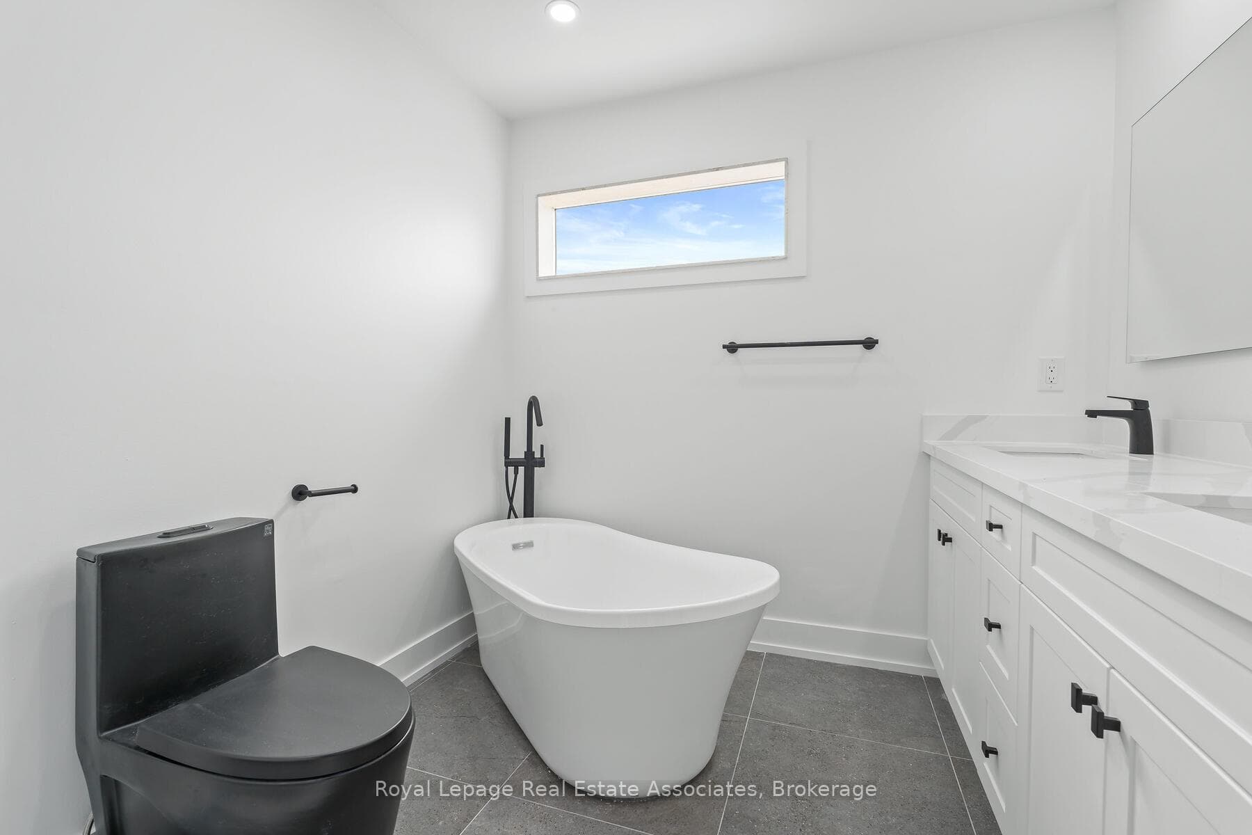 5 Pc Primary Ensuite