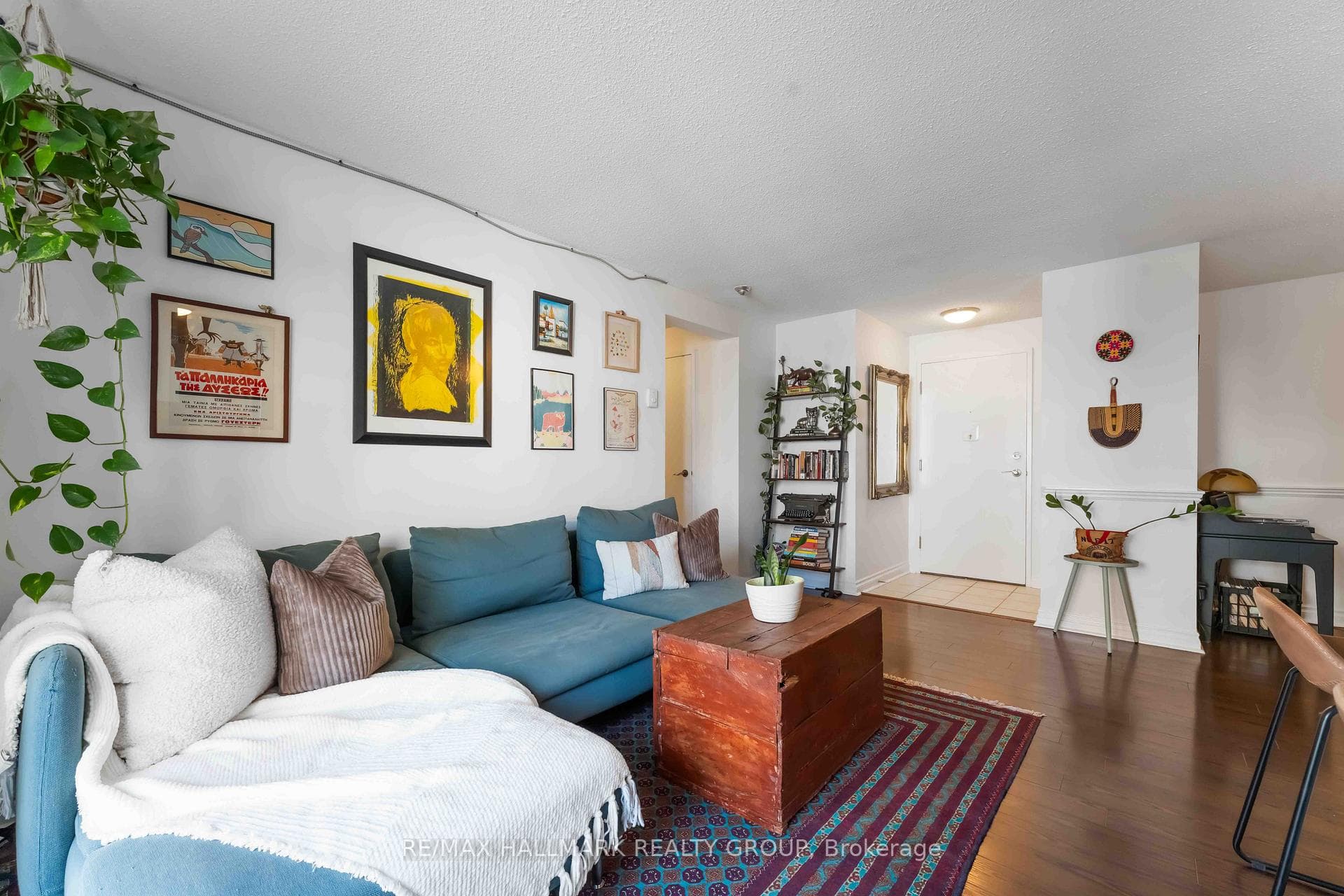 50 BURNSIDE Avenue Unit 205 photo 5