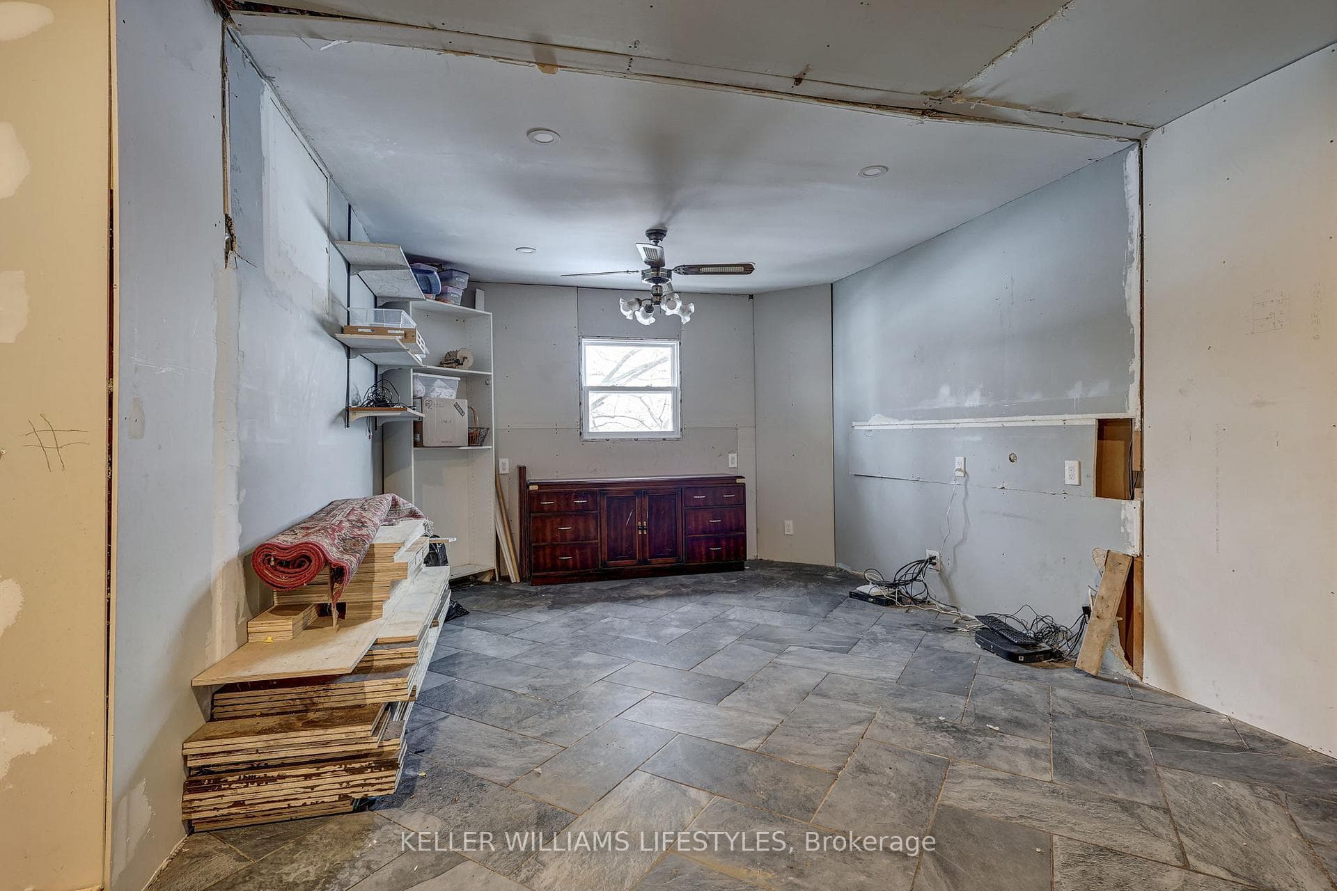 3220 Longwoods Road photo 40
