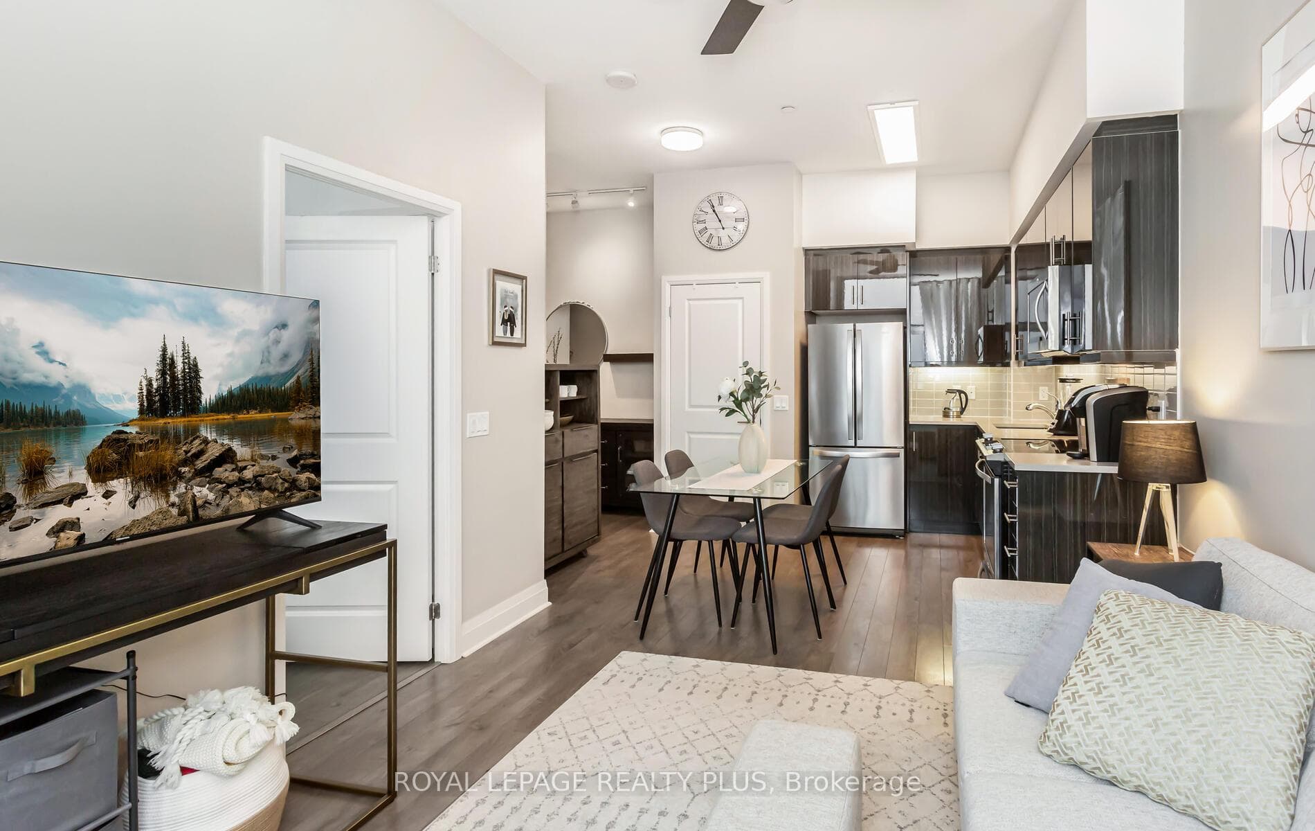 17 Zorra Street Unit PH01 photo 15