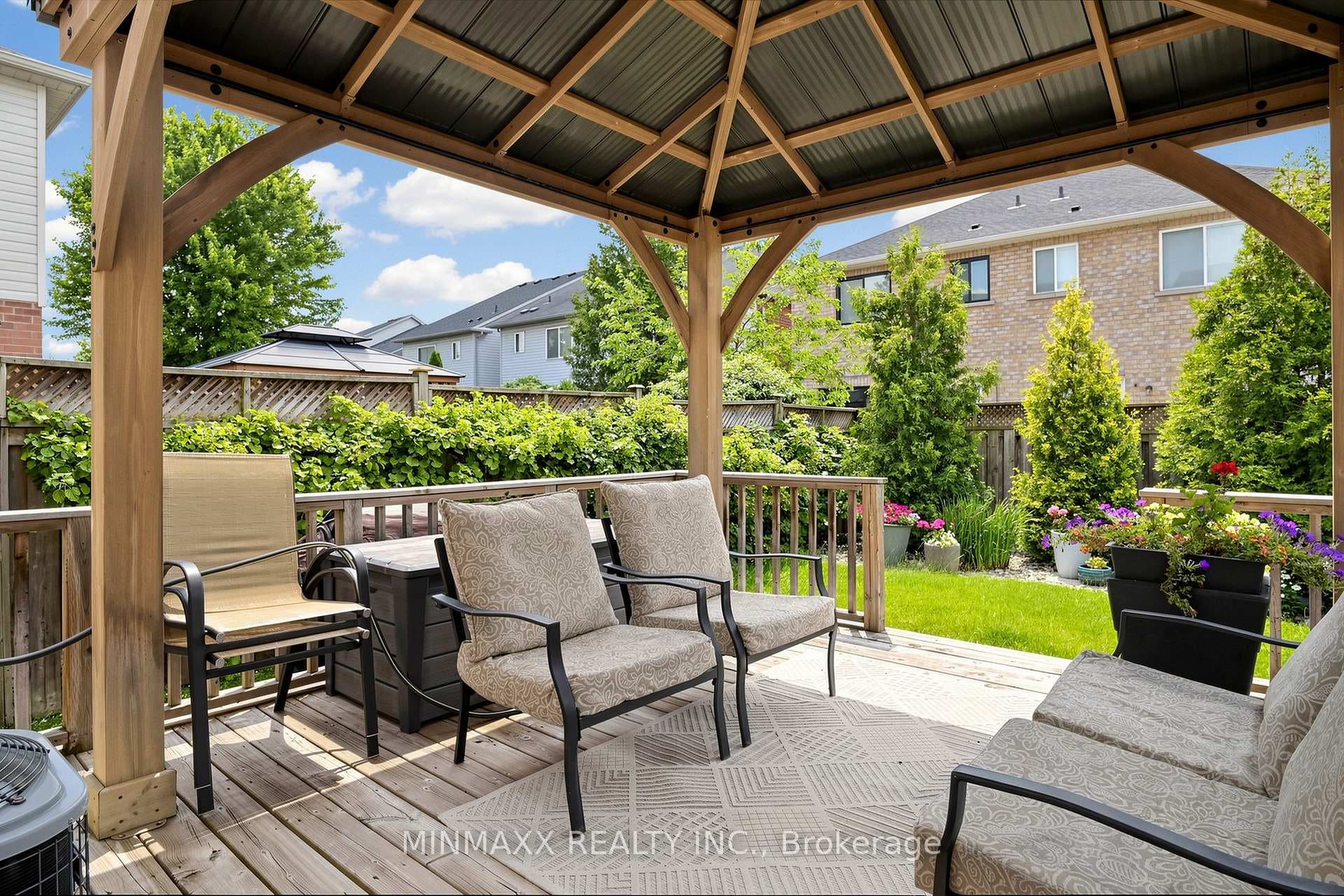 1164 CHAPMAN Crescent photo 37