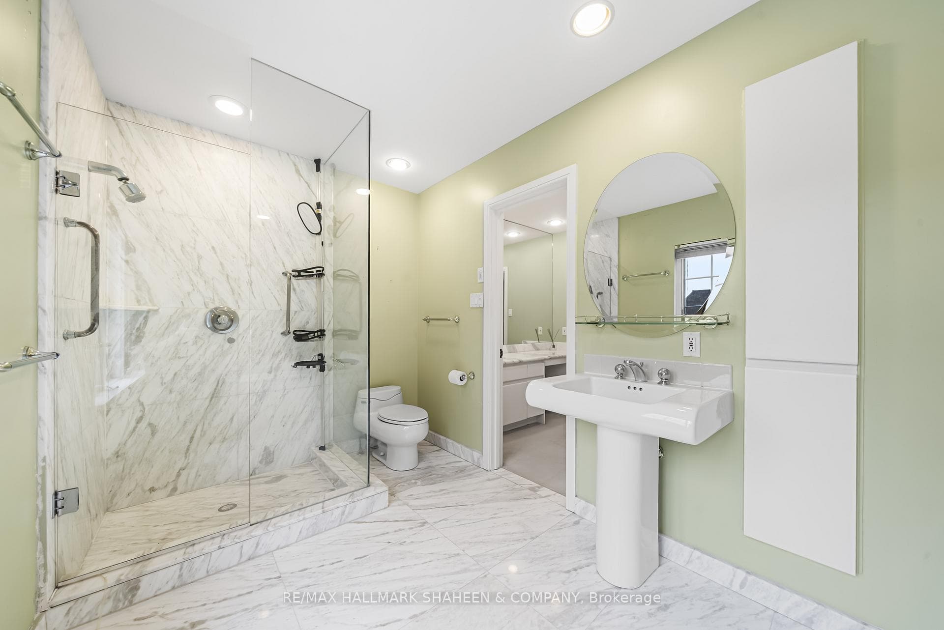 17 Cheltenham Avenue photo 32