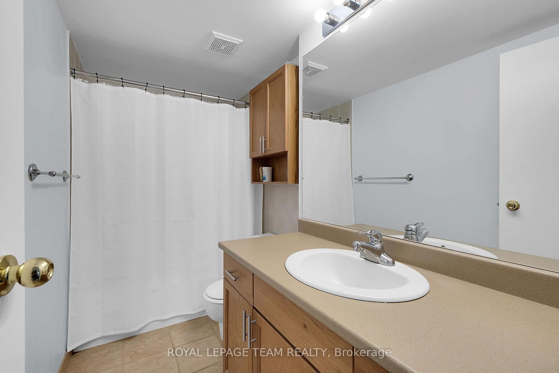 4pc Main Bath