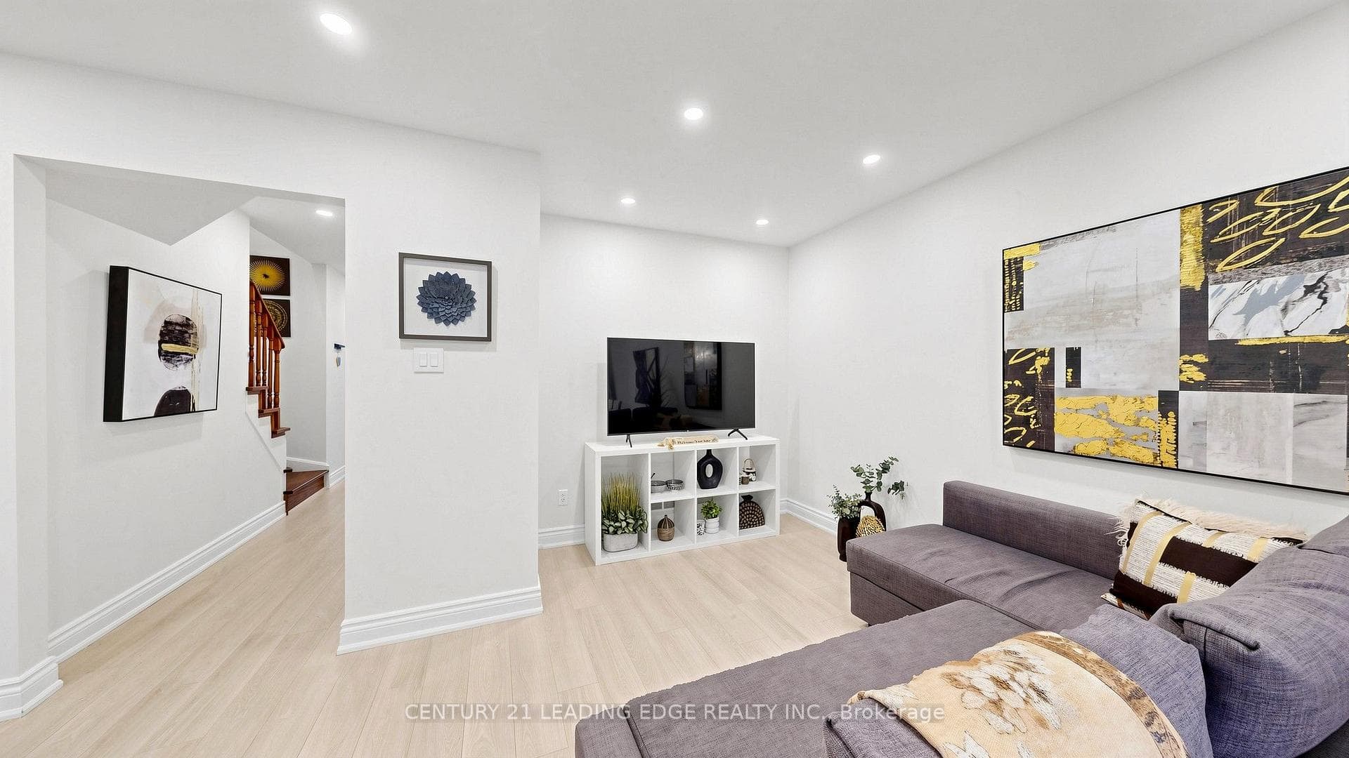 209 Kelso Crescent photo 7