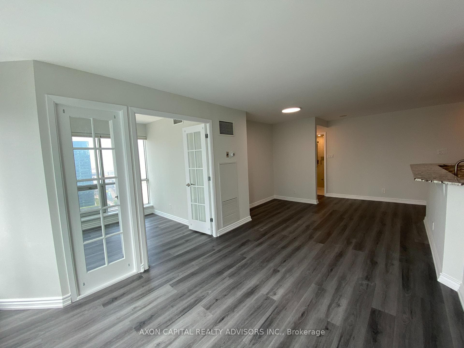 10 Yonge Street Unit 3207 photo 10