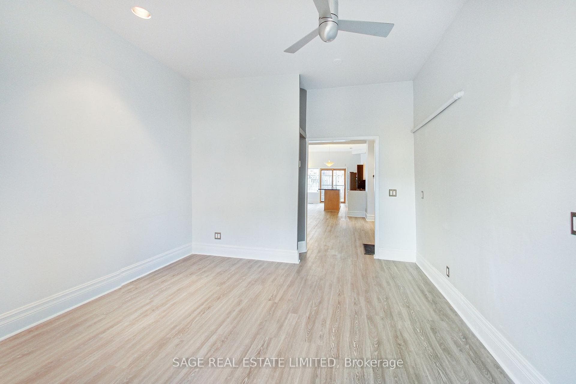 104 Sumach Street photo 5