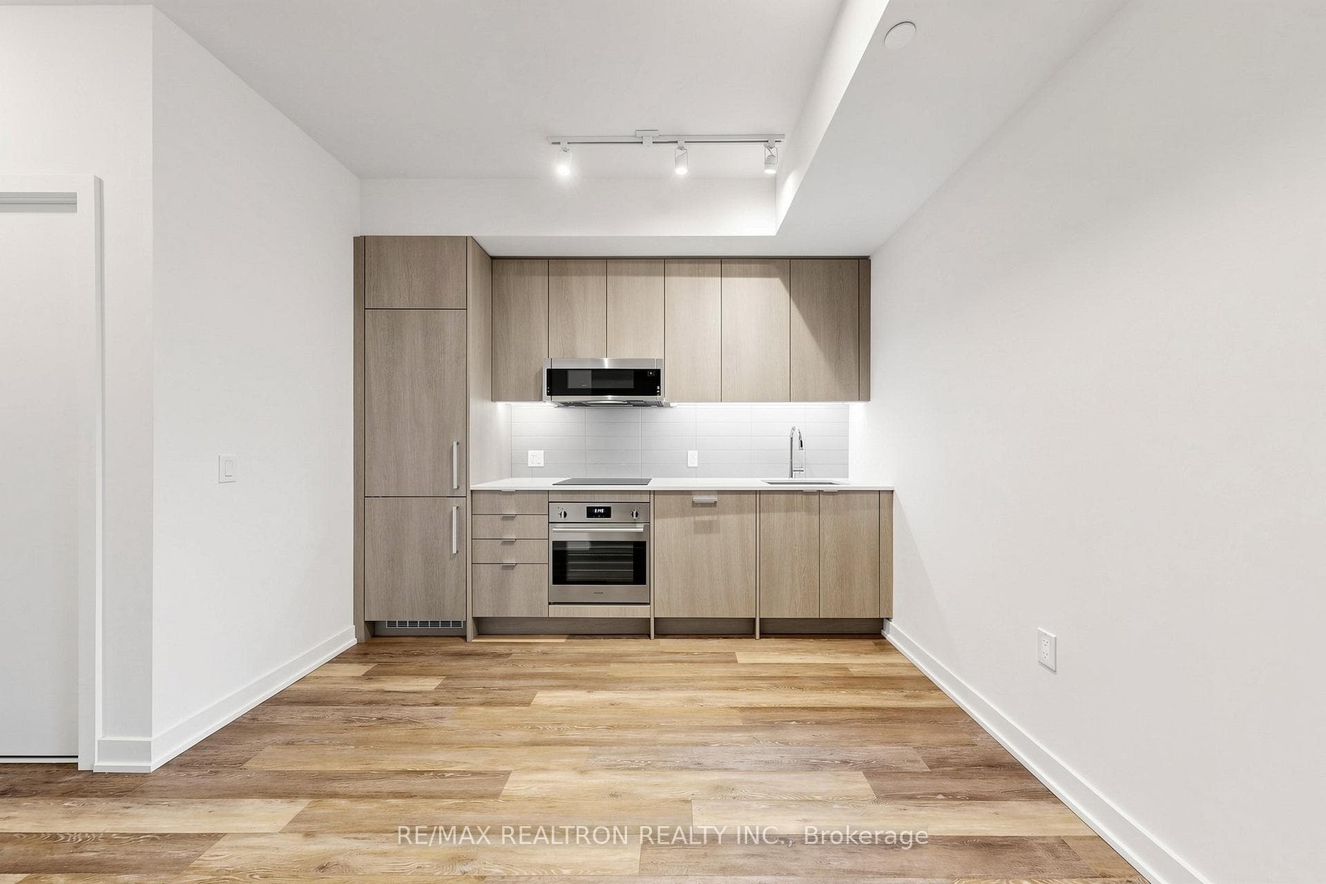250 Lawrence Avenue Unit 701 photo 14