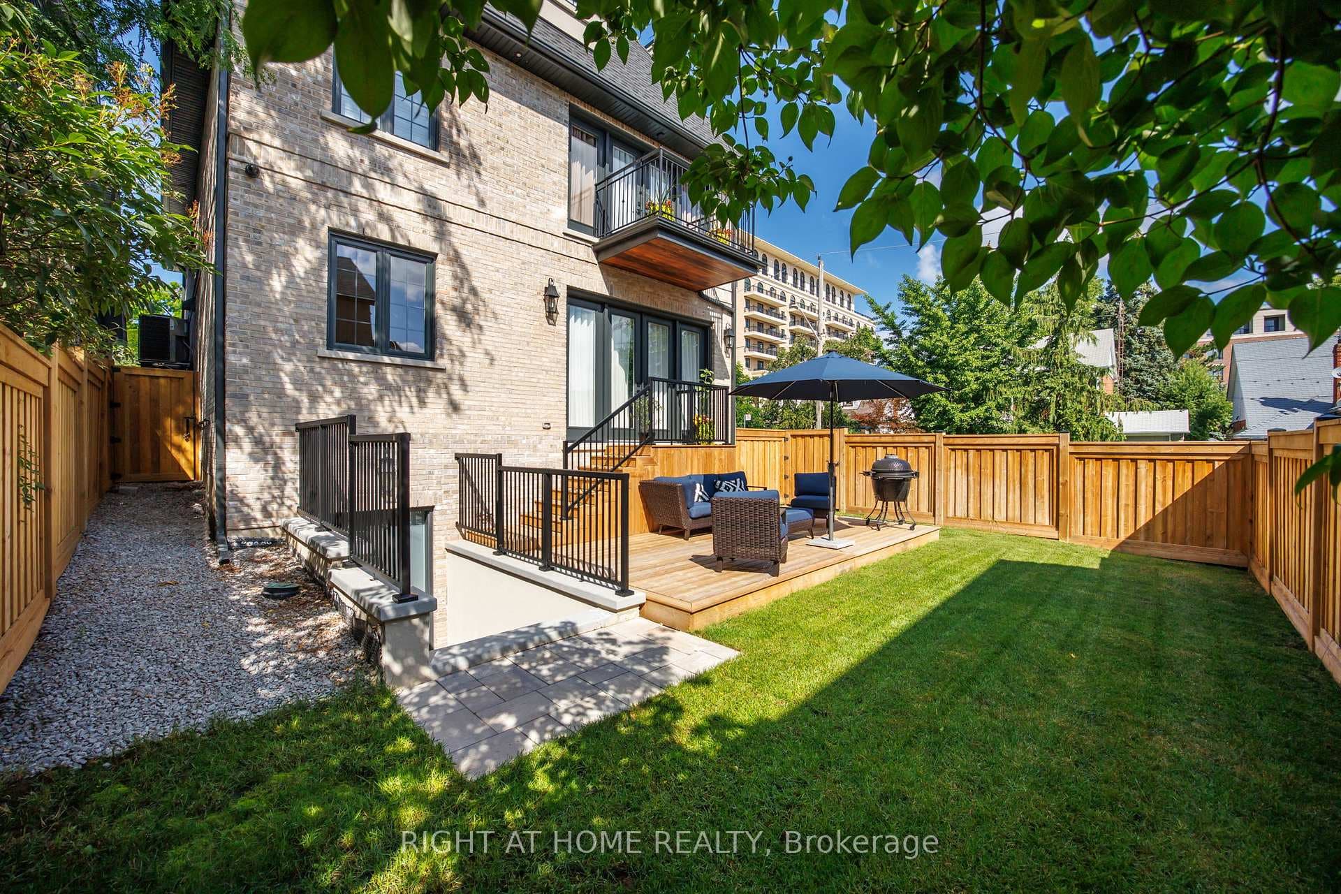 33 Thorndale Avenue photo 6