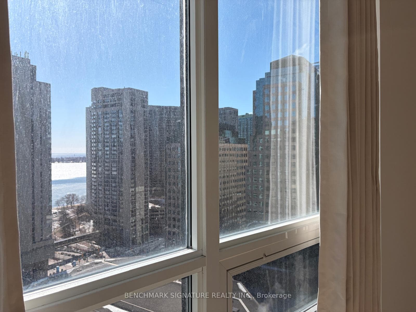 12 Yonge Street Unit 2207 photo 18