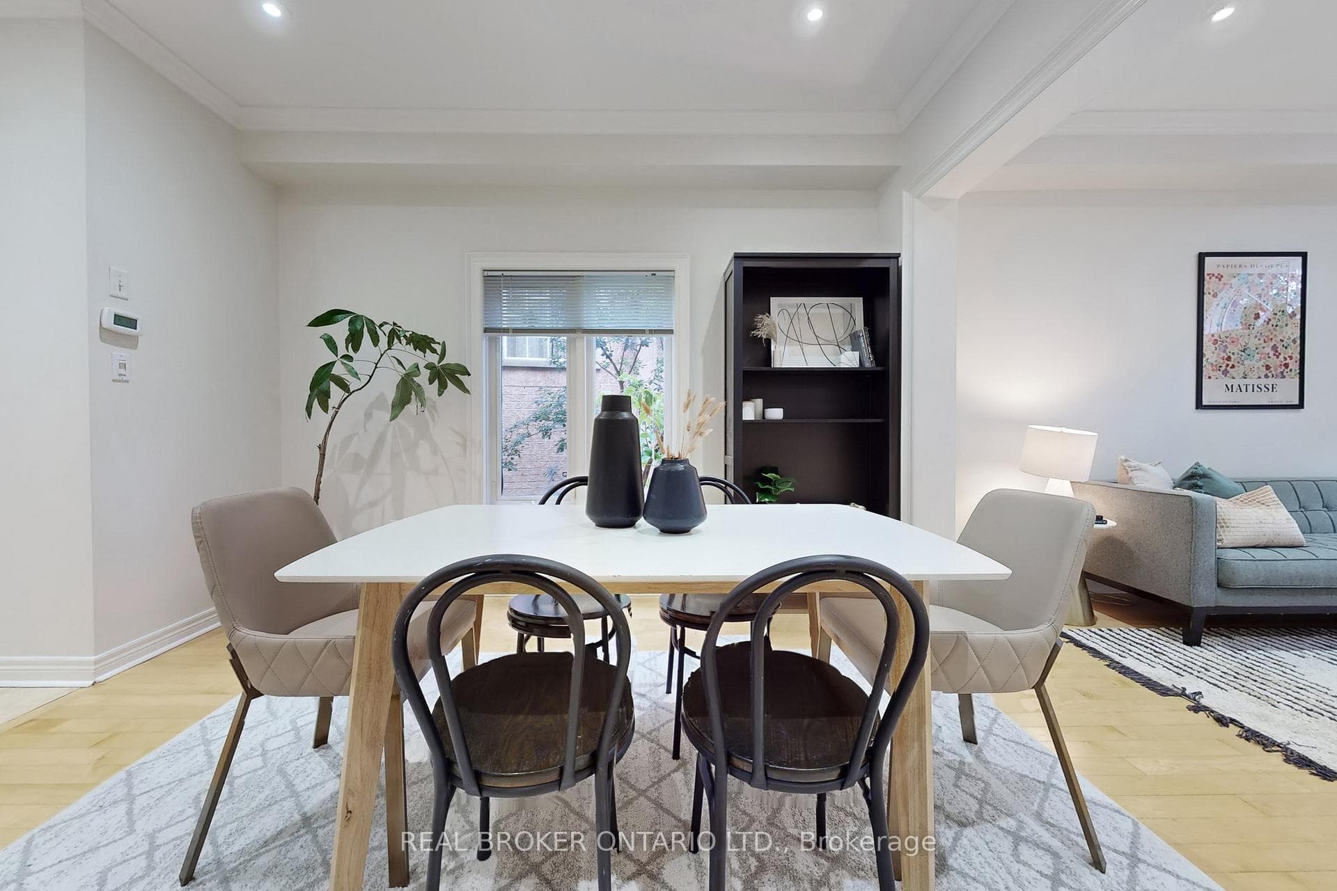 818 Walsh Court photo 11