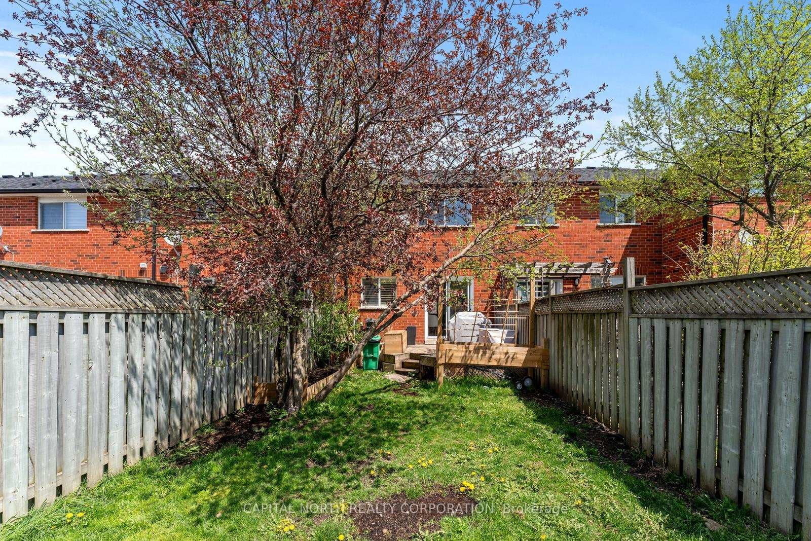 6 Frank Johnston Road photo 31