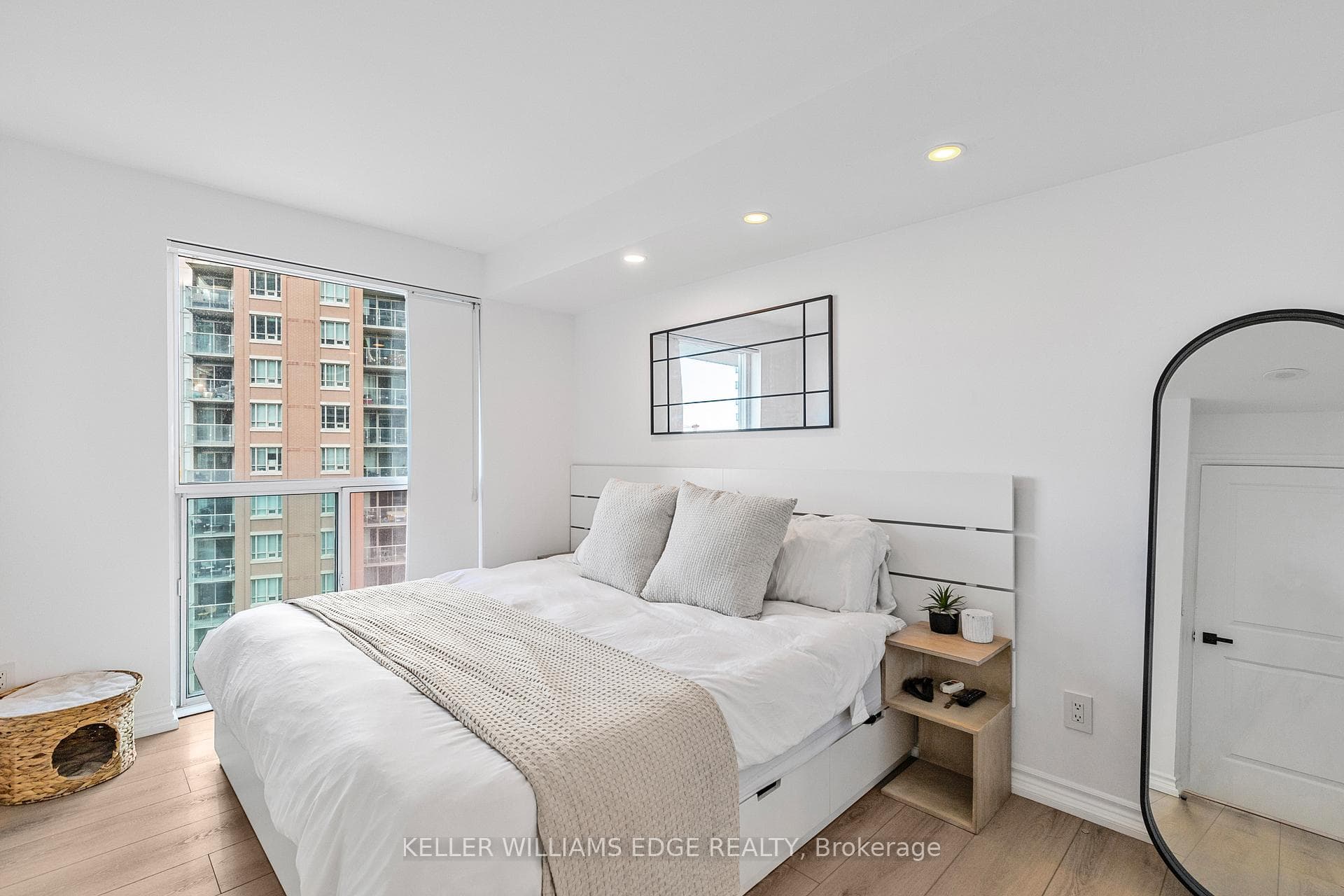 100 Western Battery Road Unit 1406 photo 24