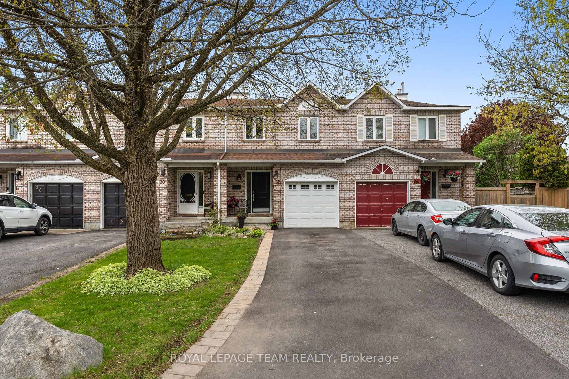 32 Whitegate Crescent photo 3
