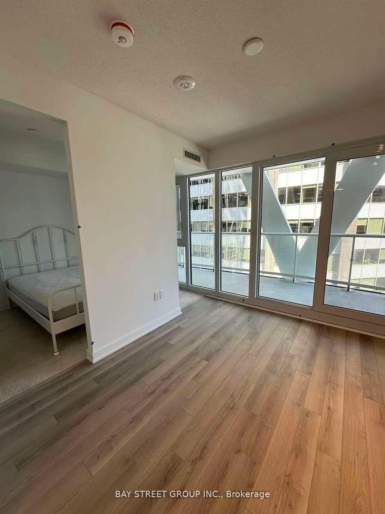 230 Simcoe Street Unit 1329 photo 6