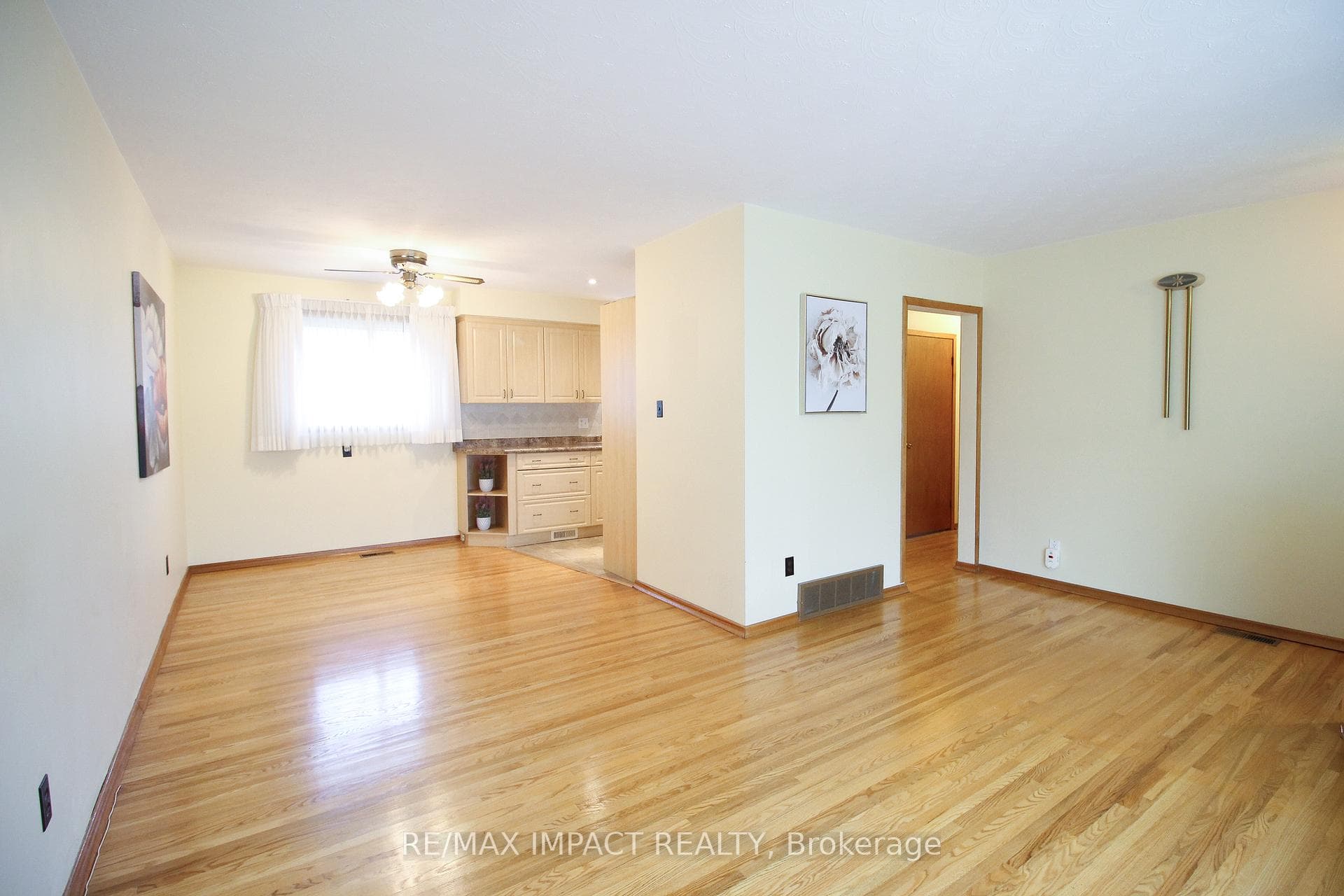 352 Grandview Street photo 9