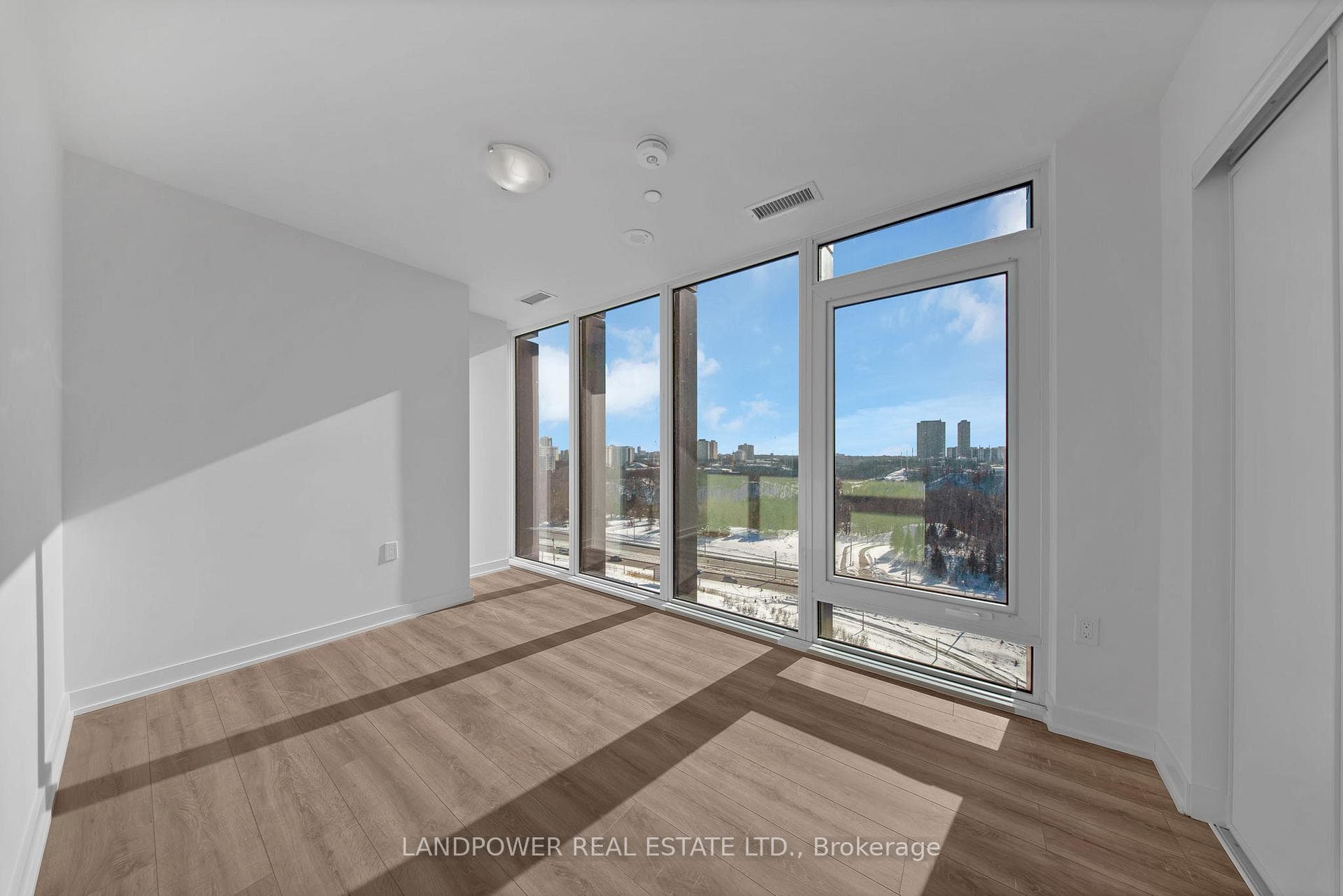 1 Quarrington Lane Unit 902 photo 19