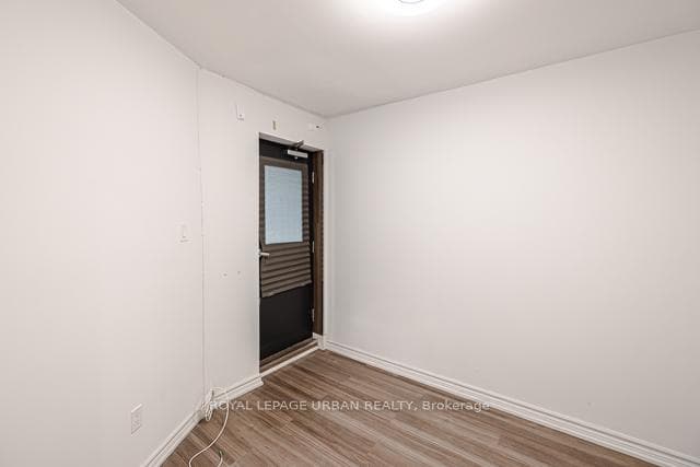 991 Queen Street Unit 3 photo 13