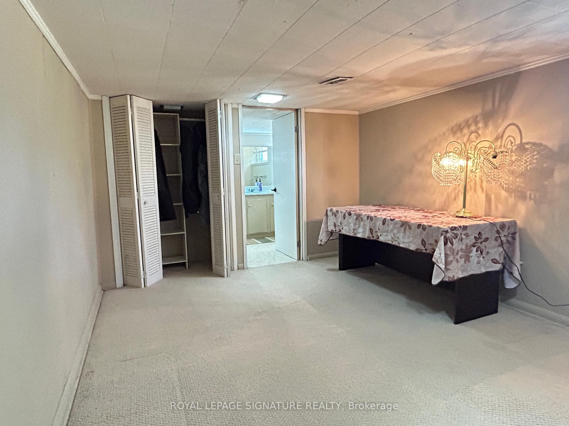 42 Miramar Crescent Unit Bsmt photo 6